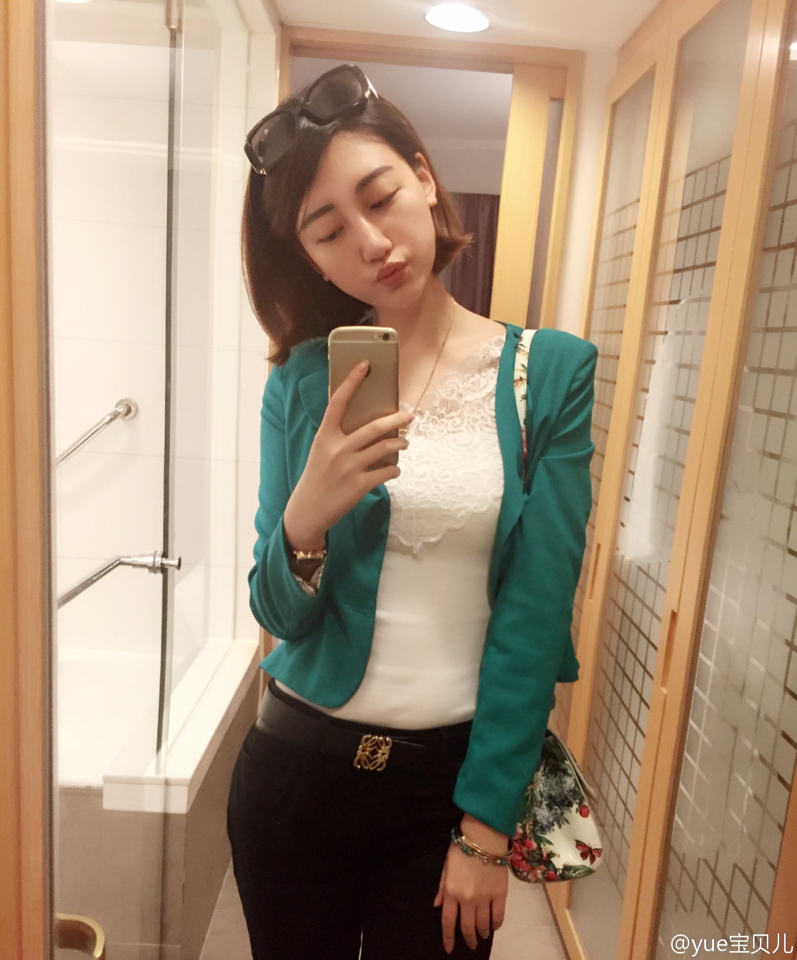 yue宝贝儿(王玥) 清新短发养眼写真图
