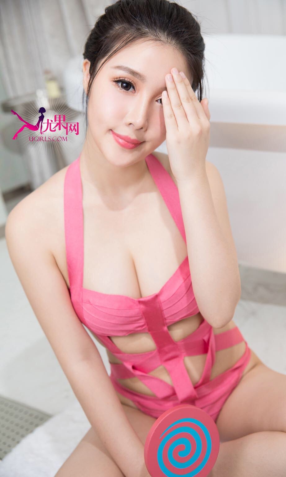 萱萱 [爱尤物]高清写真图甜言蜜语