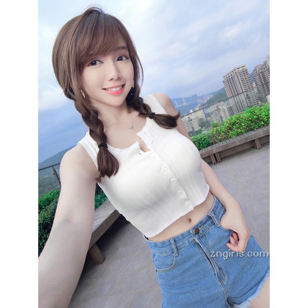丘涵Joanne最新比基尼照 超完美身材真在太不科学