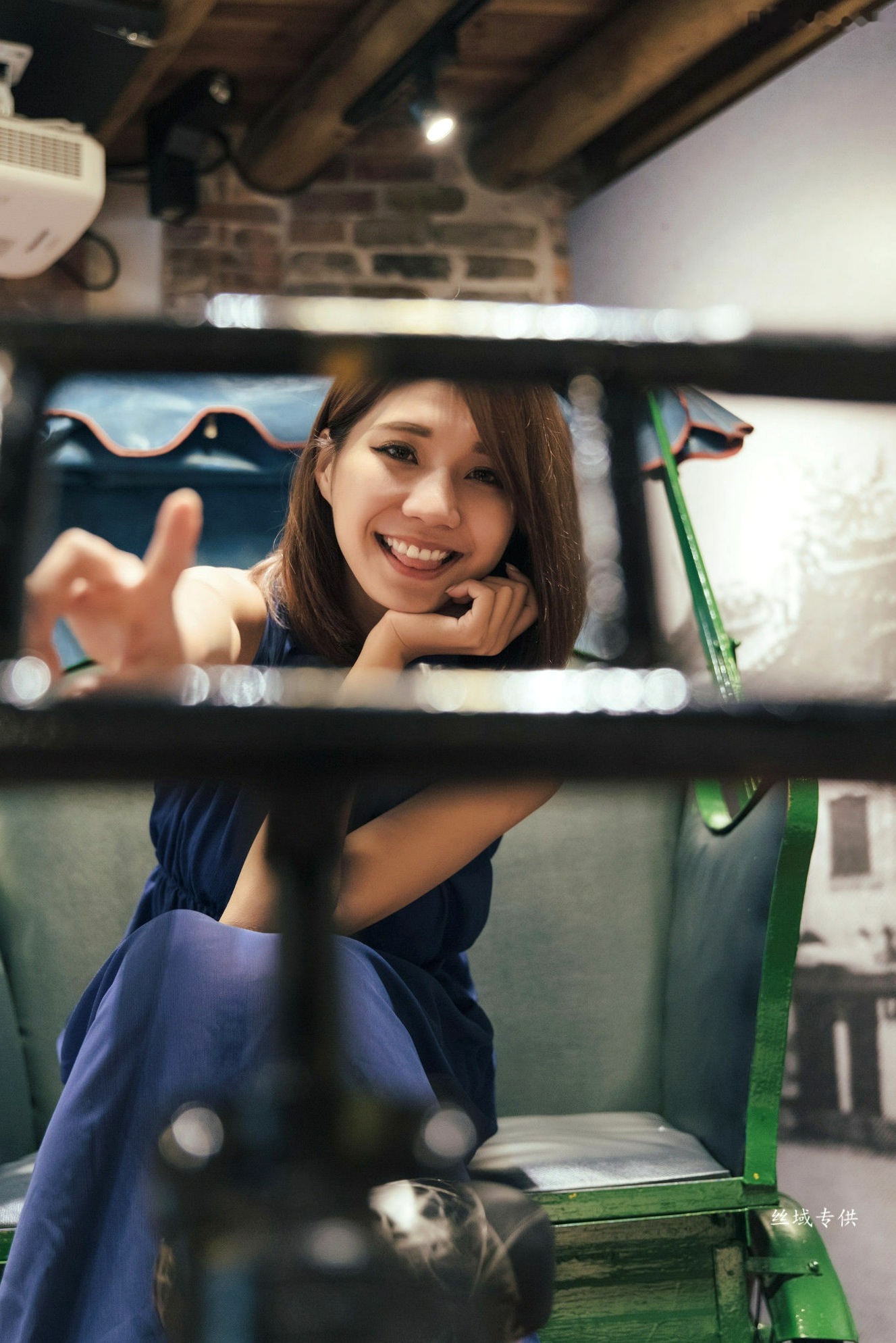 Gallery - 台湾正妹黄竹萱《街拍》清新短发气质写真集，治愈系甜美笑容户外生活照台湾街拍气质清新治愈系 Sabrina宣萱儿女神私房照_秀色女神 - image 3