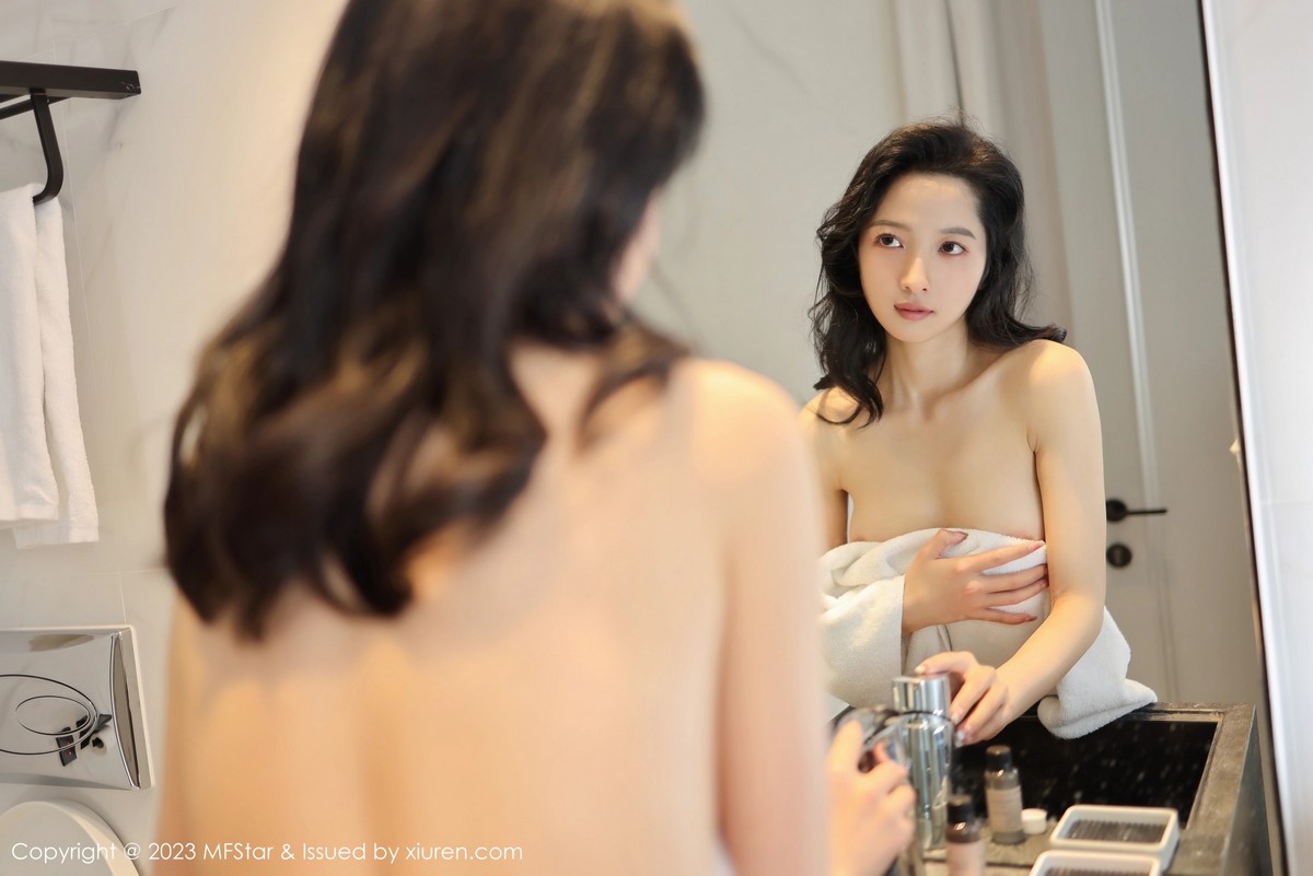 [MFStar]高清写真图 2023.04.13 VOL.608 茜茜Kimi 丰腴美臀