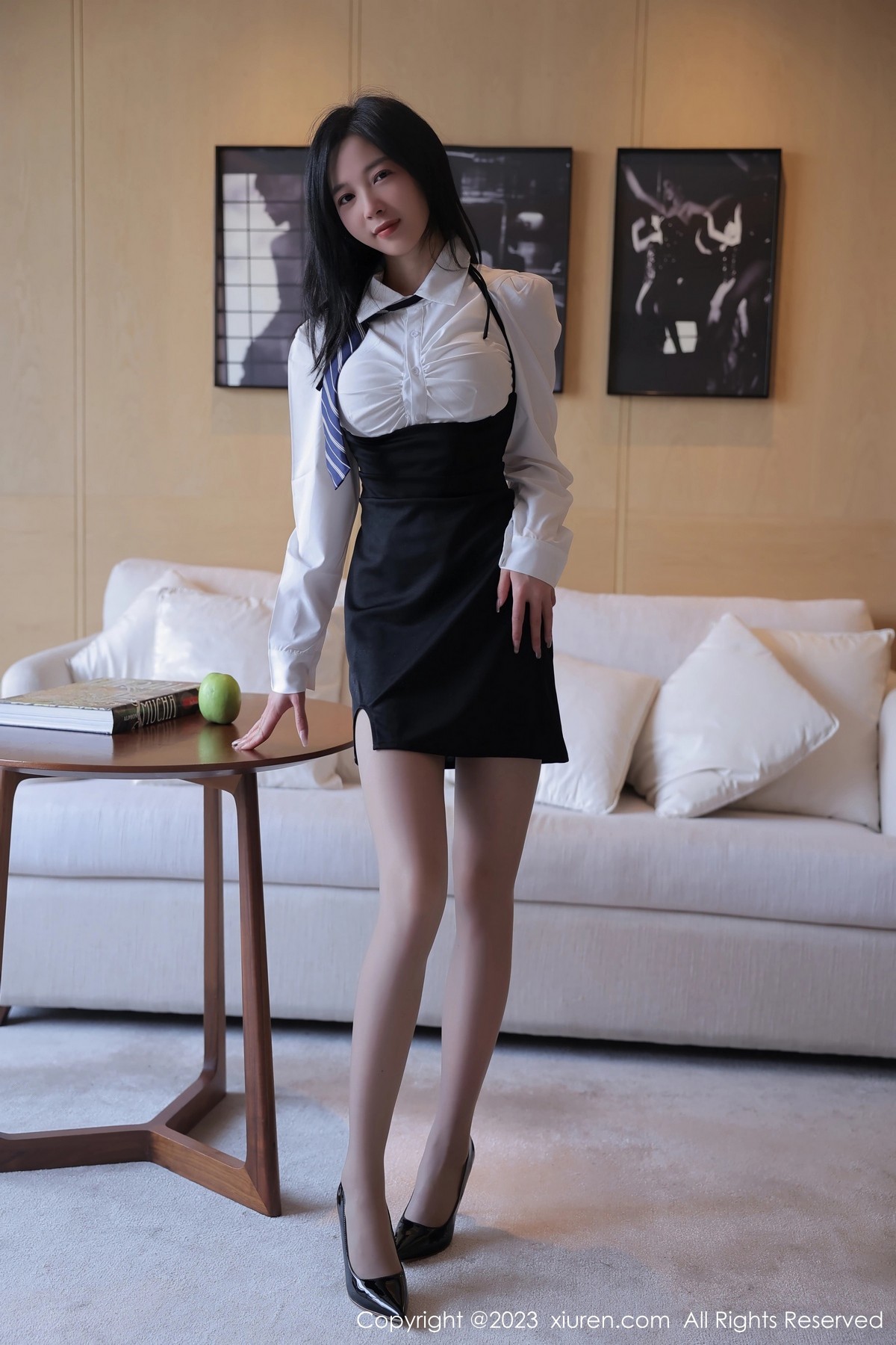 [XiuRen]高清写真图 2023.05.05 No.6675 茜茜Kimi 美腿短裙