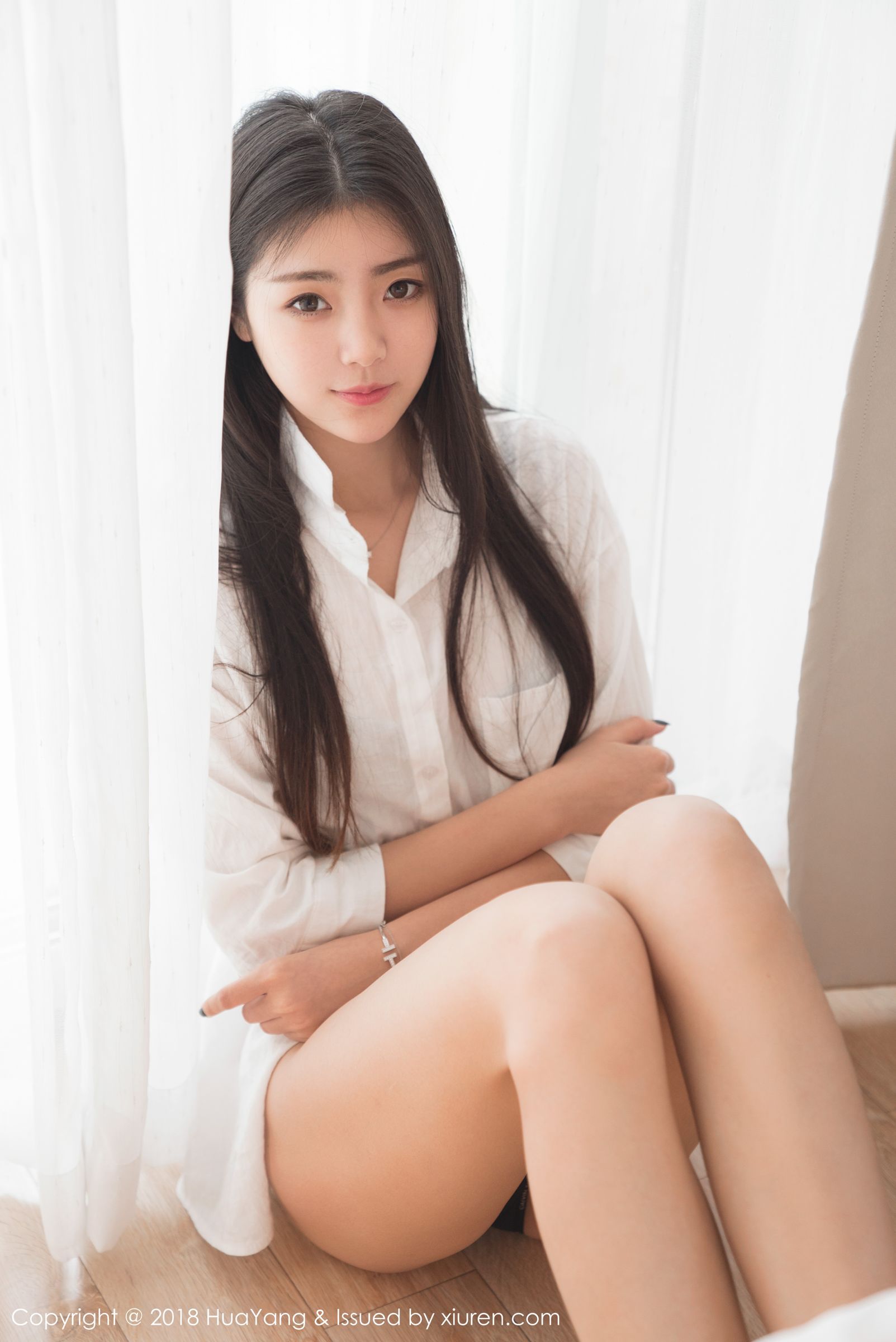 标配女友可樂Vicky 毛衣白寸衫的甜蜜