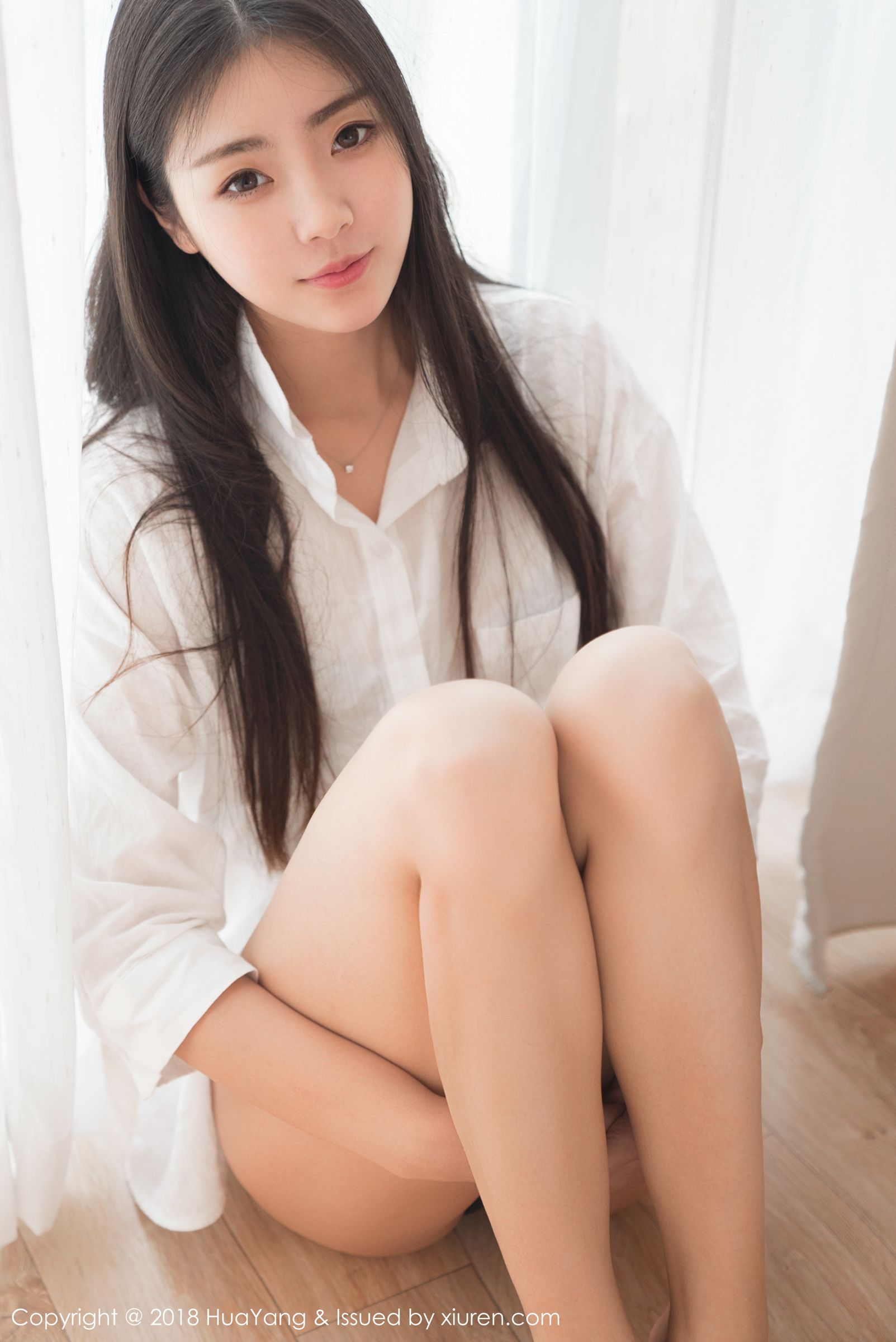 标配女友可樂Vicky 毛衣白寸衫的甜蜜