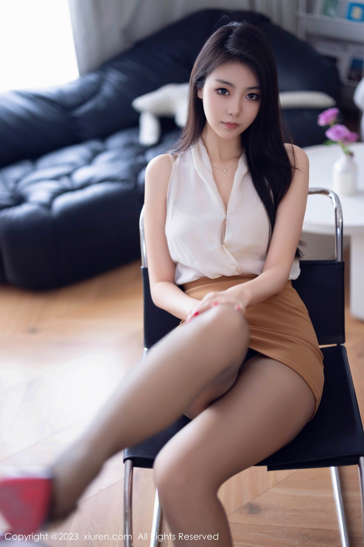[XiuRen]高清写真图 2023.09.14 No.7387 可乐Vicky 黑丝美腿
