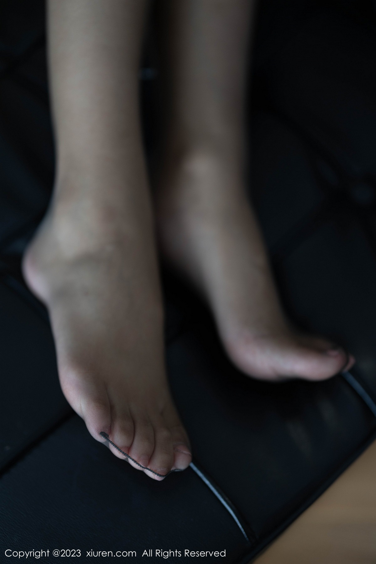 [XiuRen]高清写真图 2023.09.14 No.7387 可乐Vicky 黑丝美腿