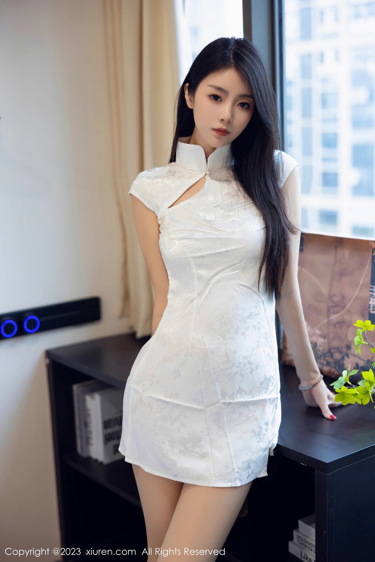 [XiuRen]高清写真图 2023.10.11 No.7493 可乐Vicky 美腿旗袍