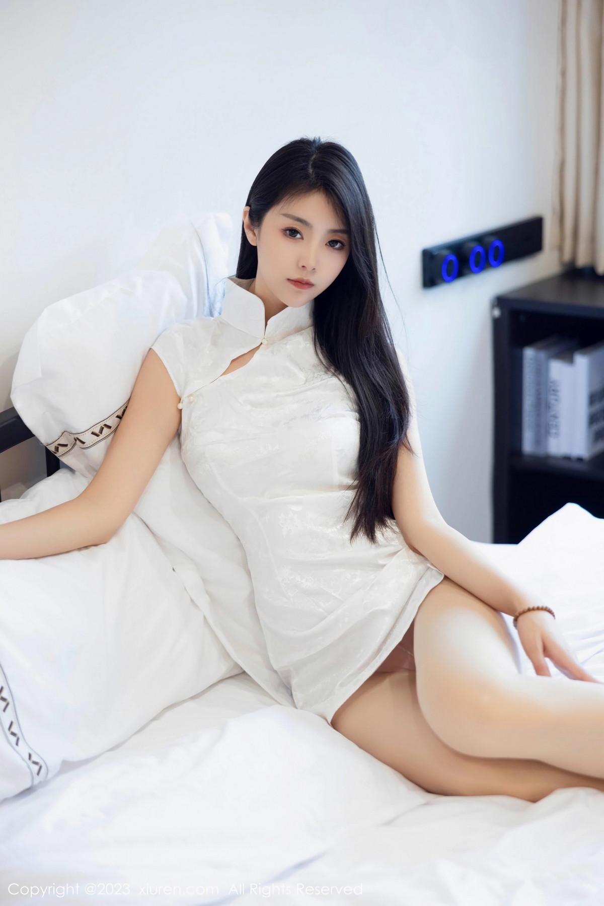 [XiuRen]高清写真图 2023.10.11 No.7493 可乐Vicky 美腿旗袍