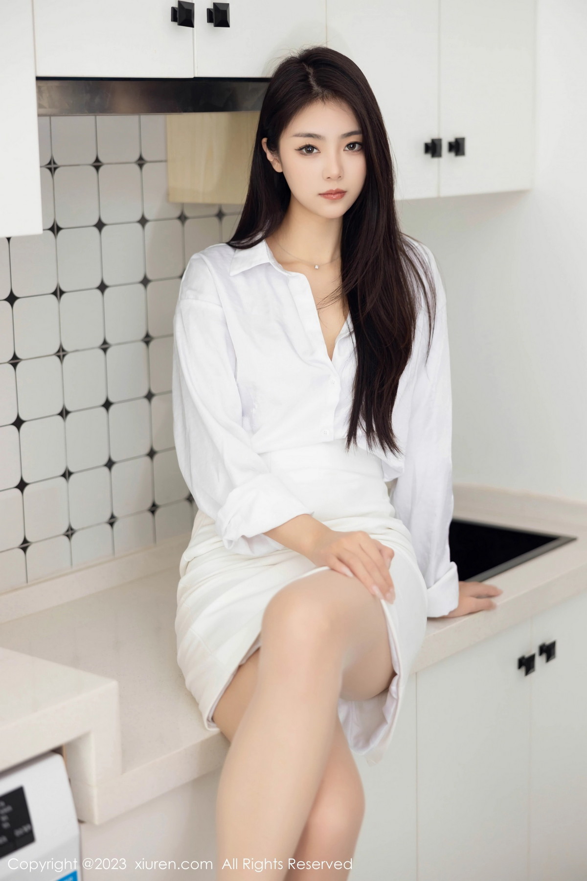 [XiuRen]高清写真图 2023.11.02 No.7601 可乐Vicky 美腿短裙