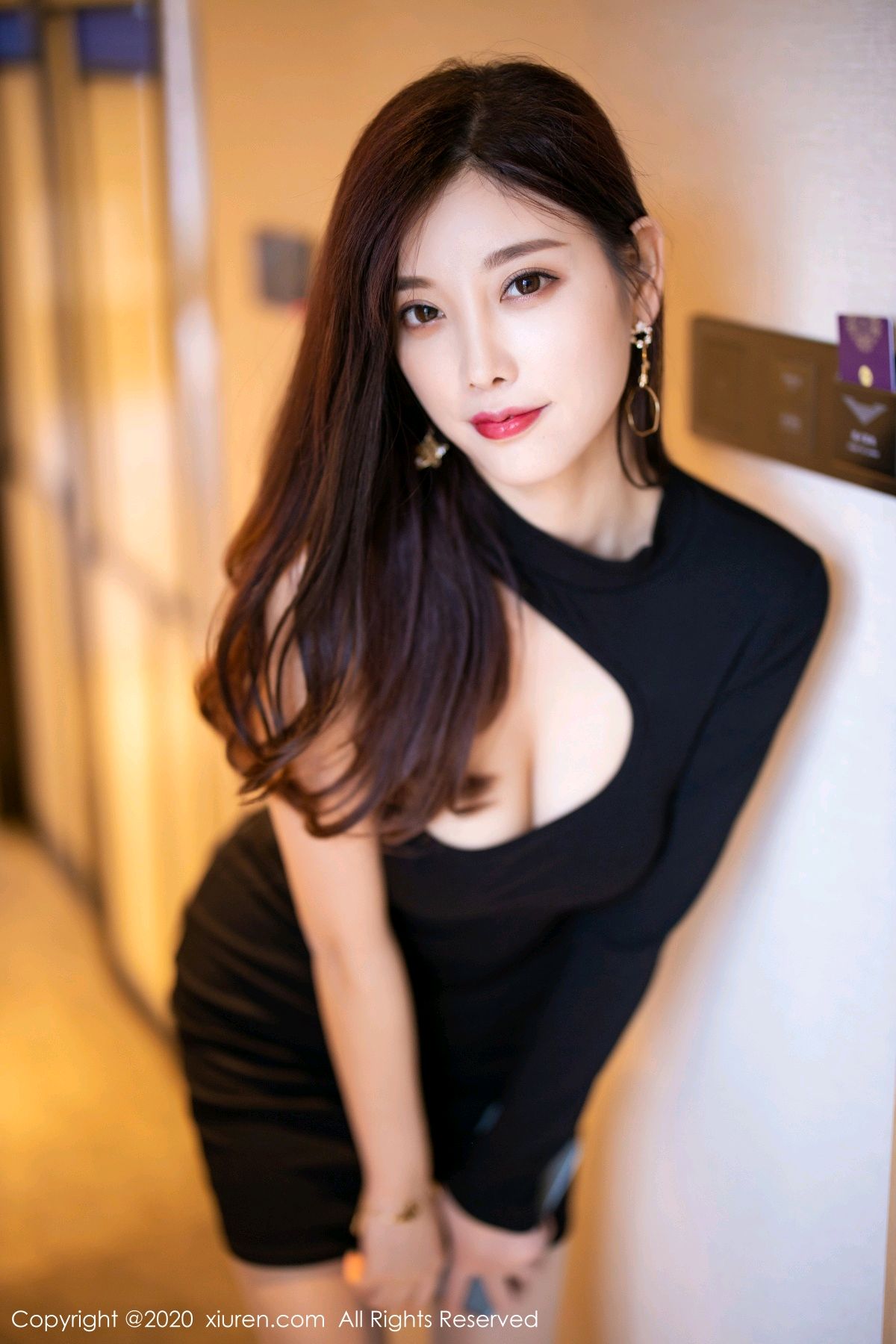 [XiuRen]高清写真图 2020.11.03 No.2733 杨晨晨sugar