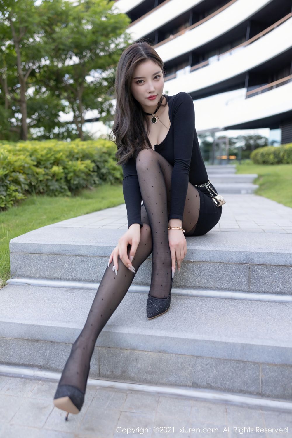 性感女神杨晨晨 人比花娇的艳美