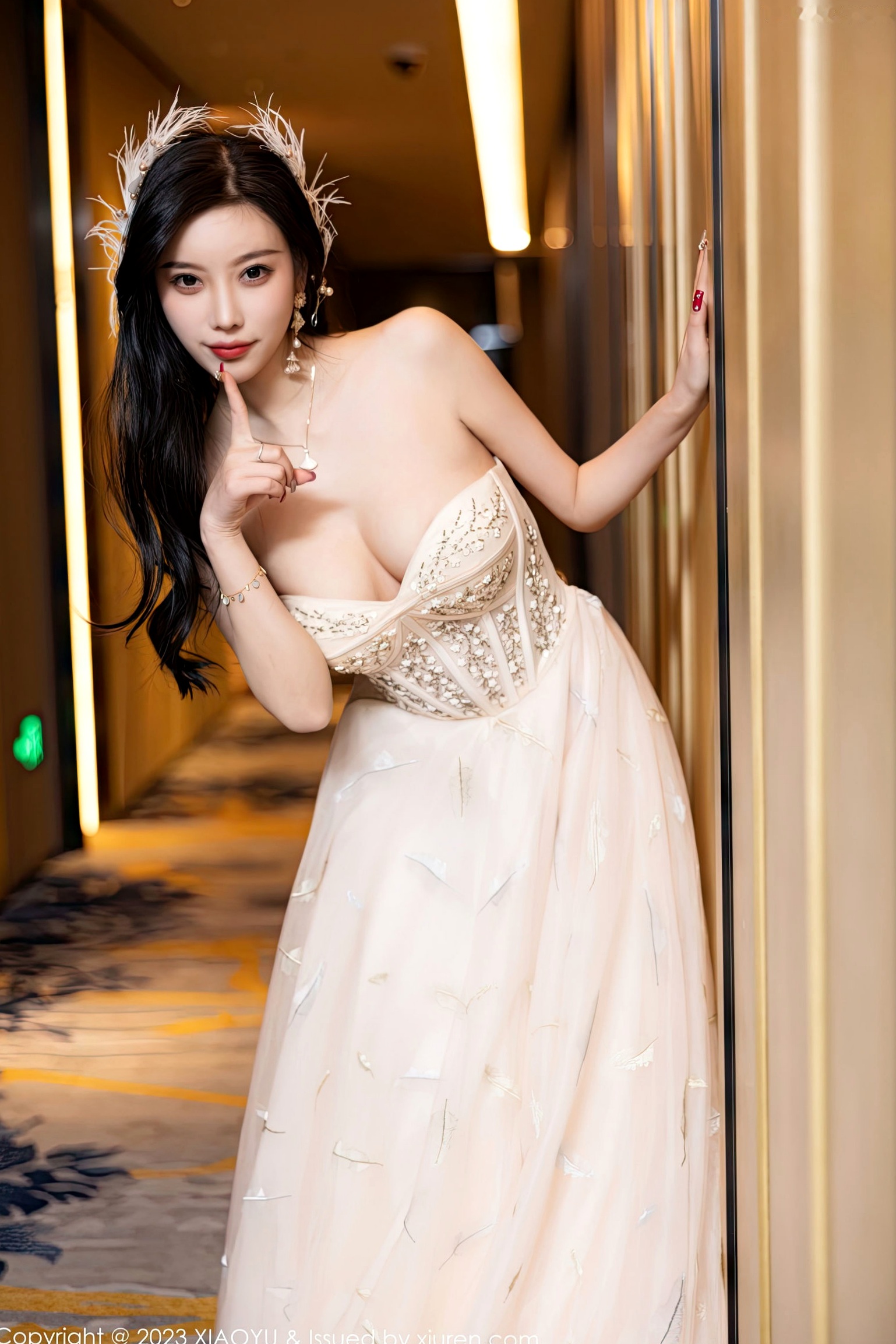 Gallery - XiaoYu语画界 - Painting World  杨晨晨Yome生日主题写真，优雅羽毛长裙性感诱惑，火辣身材私房大尺度欣赏 - 2023.01.06 无圣光语画界 - Painting World 性感大尺度诱惑私房照无圣光 杨晨晨Yome女神私房照_秀色女神 - image 7