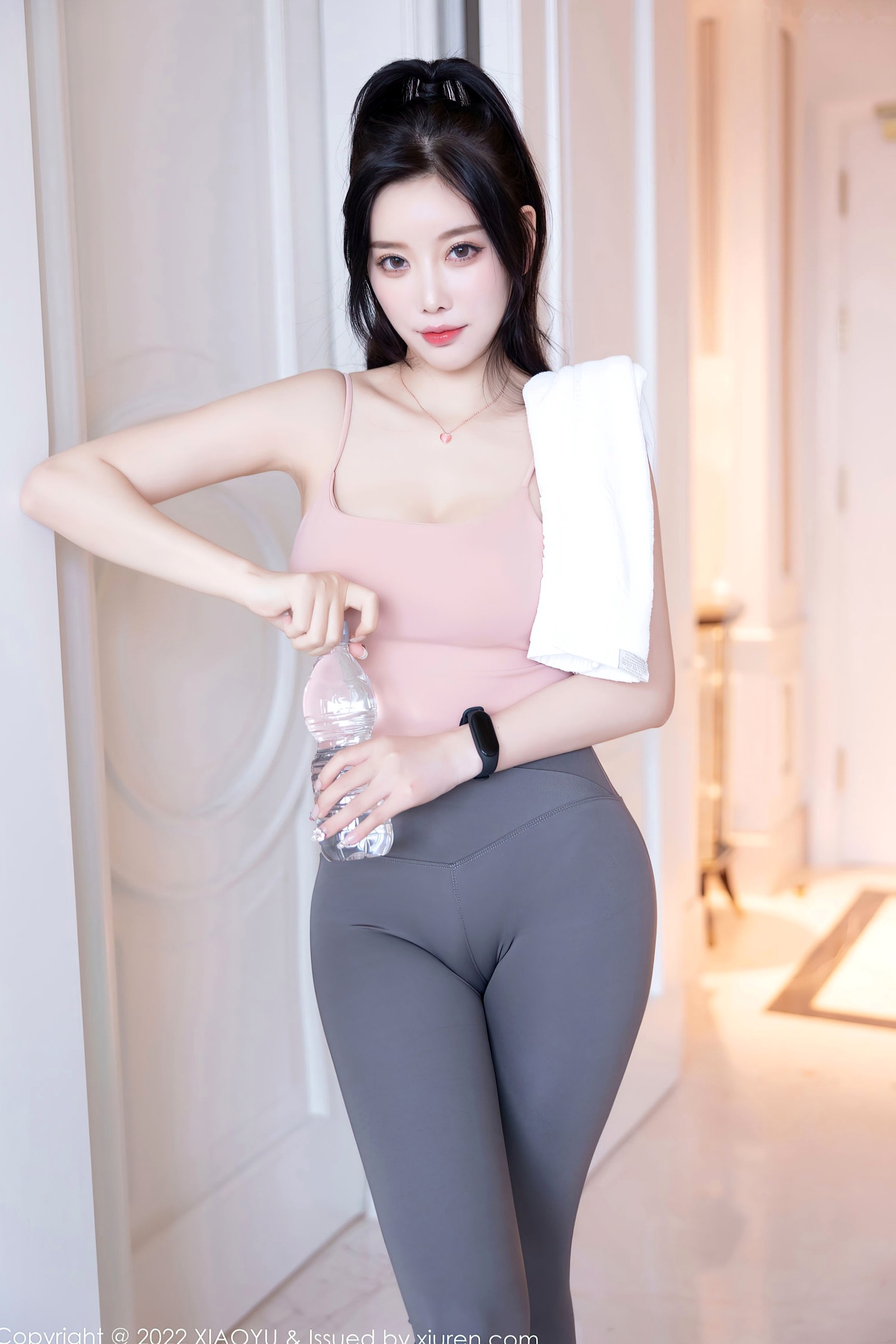 Gallery - 杨晨晨Yome-心愿旅拍浅粉色吊带深灰运动裤-修身瑜伽服性感穿搭-私房唯美写真-XiaoYu语画界 - Painting World 856-无圣光大尺度语画界 - Painting World 性感瑜伽服私房照美腿尤物 杨晨晨Yome女神私房照_秀色女神 - image 3