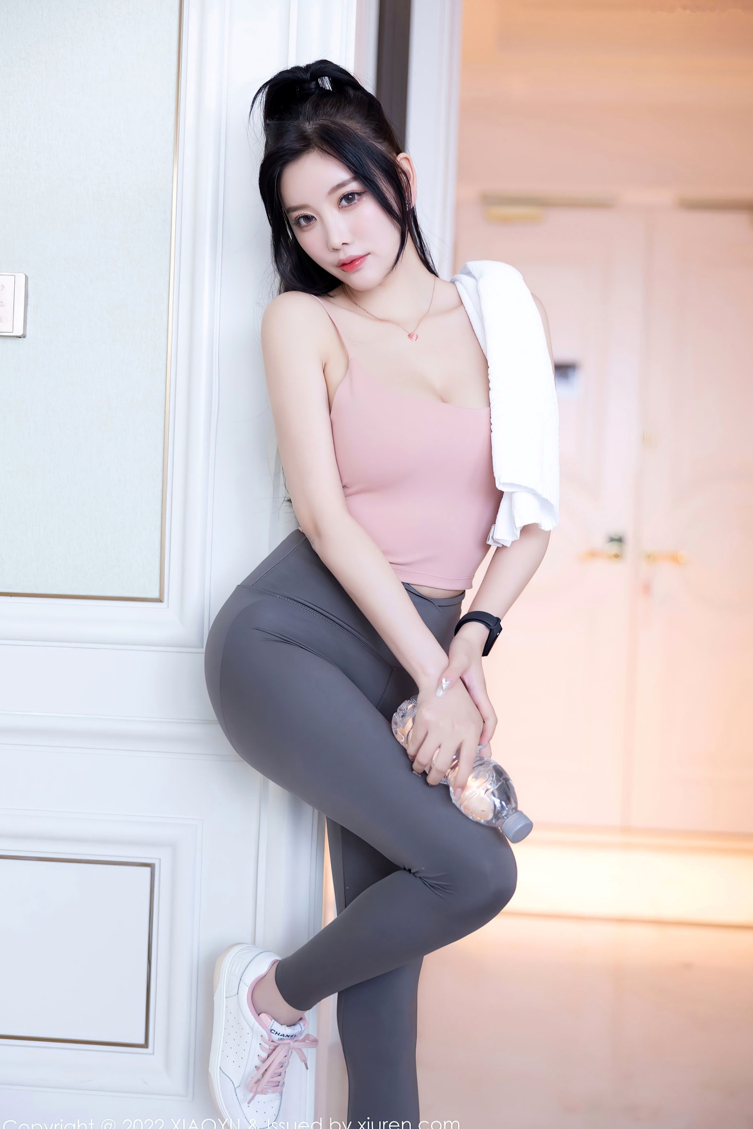 Gallery - 杨晨晨Yome-心愿旅拍浅粉色吊带深灰运动裤-修身瑜伽服性感穿搭-私房唯美写真-XiaoYu语画界 - Painting World 856-无圣光大尺度语画界 - Painting World 性感瑜伽服私房照美腿尤物 杨晨晨Yome女神私房照_秀色女神 - image 5