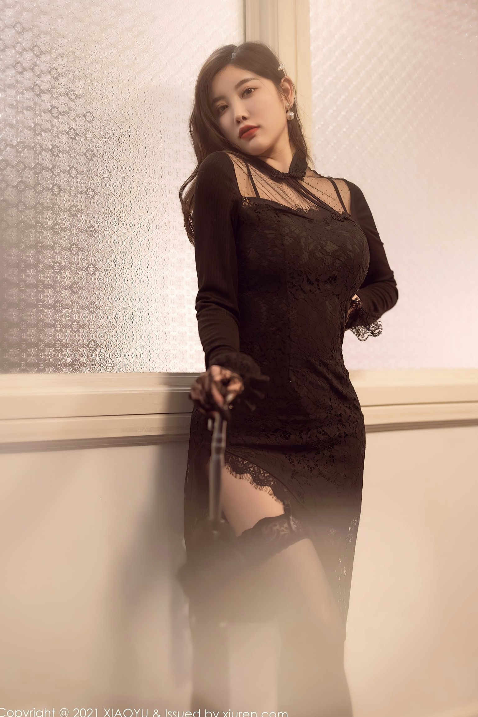 Gallery - 杨晨晨Sugar私房写真：复古光影下的蕾丝黑丝吊带诱惑，优雅与性感并存，“白月光与朱砂痣”氛围感大片语画界 - Painting World 性感诱惑丝袜私房照大尺度 杨晨晨Yome女神私房照_秀色女神 - image 9