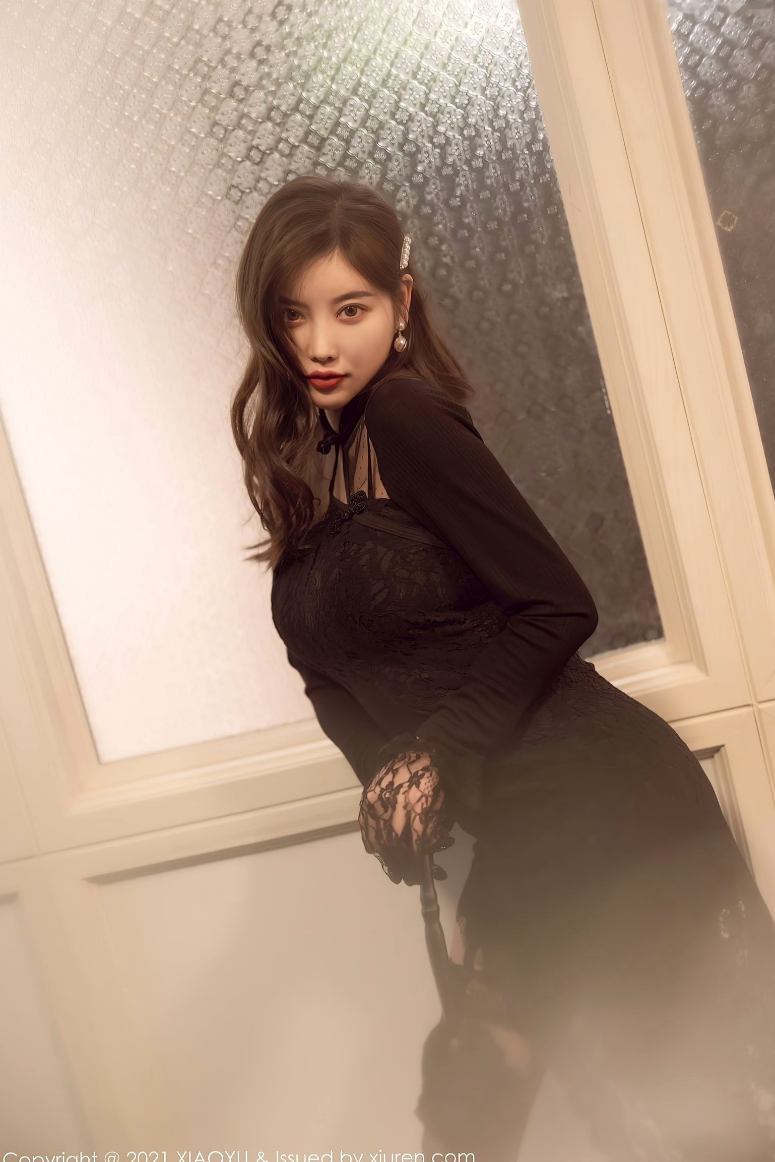 Gallery - 杨晨晨Sugar私房写真：复古光影下的蕾丝黑丝吊带诱惑，优雅与性感并存，“白月光与朱砂痣”氛围感大片语画界 - Painting World 性感诱惑丝袜私房照大尺度 杨晨晨Yome女神私房照_秀色女神 - image 10