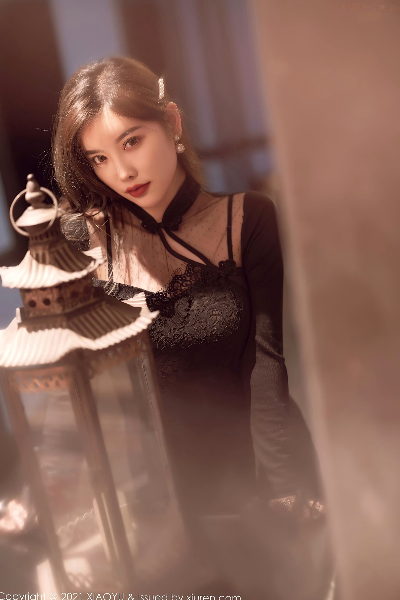 Gallery - 杨晨晨Sugar私房写真：复古光影下的蕾丝黑丝吊带诱惑，优雅与性感并存，“白月光与朱砂痣”氛围感大片语画界 - Painting World 性感诱惑丝袜私房照大尺度 杨晨晨Yome女神私房照_秀色女神 - image 15