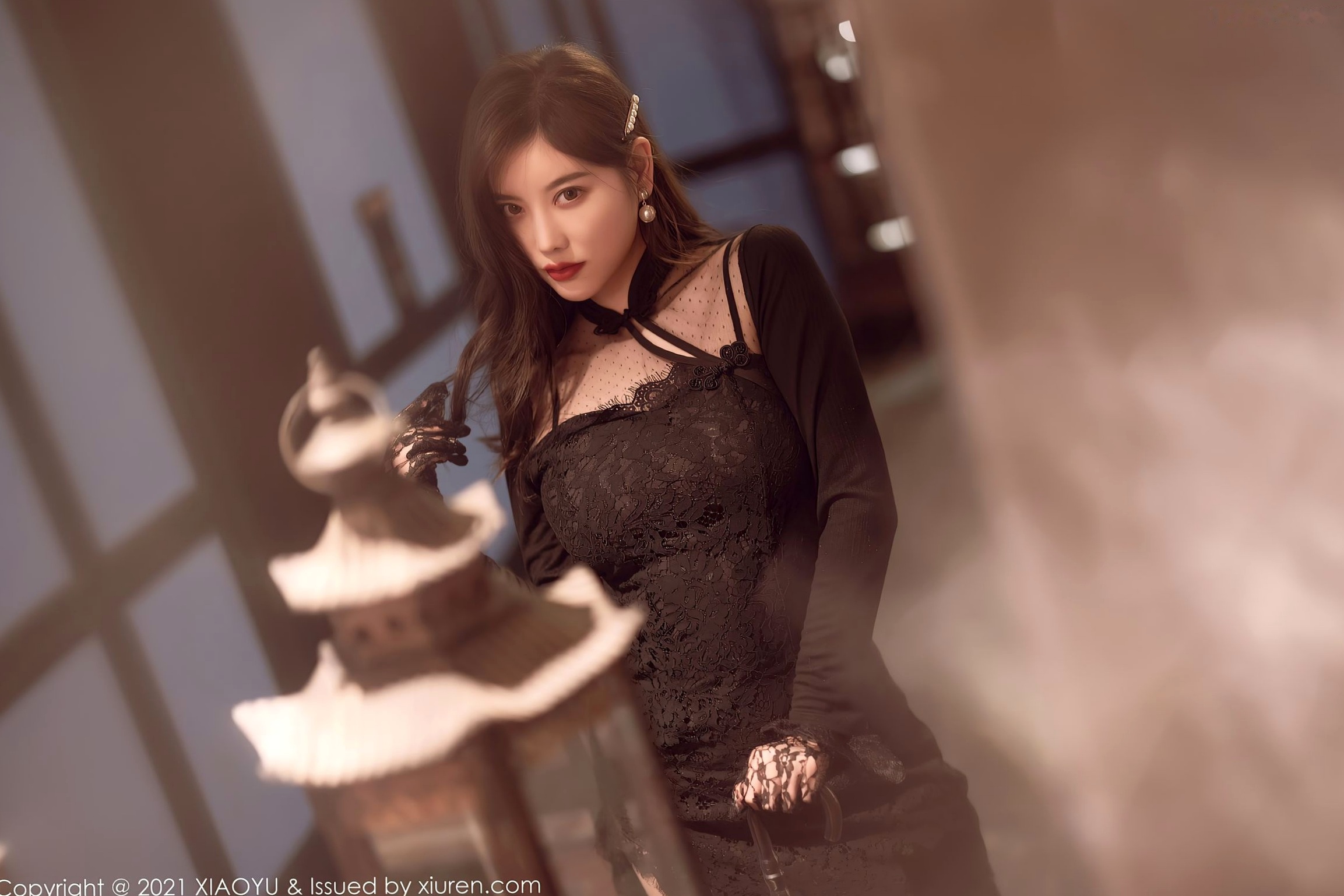 Gallery - 杨晨晨Sugar私房写真：复古光影下的蕾丝黑丝吊带诱惑，优雅与性感并存，“白月光与朱砂痣”氛围感大片语画界 - Painting World 性感诱惑丝袜私房照大尺度 杨晨晨Yome女神私房照_秀色女神 - image 17