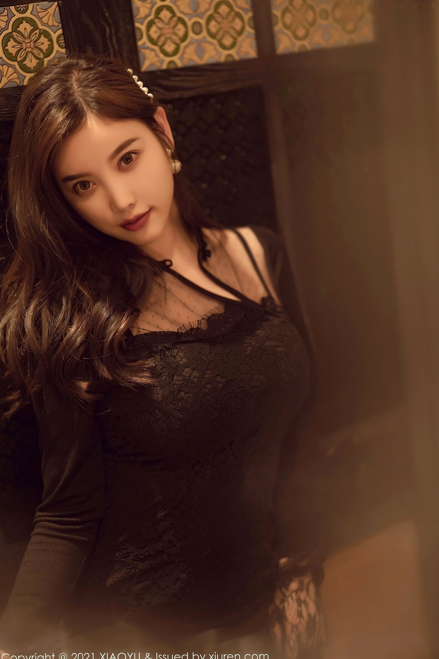 Gallery - 杨晨晨Sugar私房写真：复古光影下的蕾丝黑丝吊带诱惑，优雅与性感并存，“白月光与朱砂痣”氛围感大片语画界 - Painting World 性感诱惑丝袜私房照大尺度 杨晨晨Yome女神私房照_秀色女神 - image 35