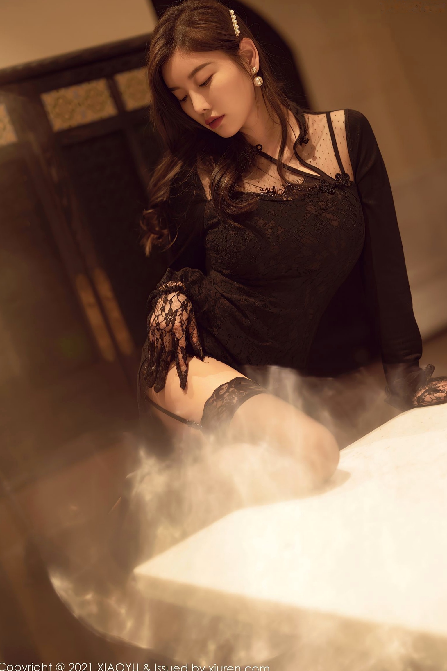 Gallery - 杨晨晨Sugar私房写真：复古光影下的蕾丝黑丝吊带诱惑，优雅与性感并存，“白月光与朱砂痣”氛围感大片语画界 - Painting World 性感诱惑丝袜私房照大尺度 杨晨晨Yome女神私房照_秀色女神 - image 44