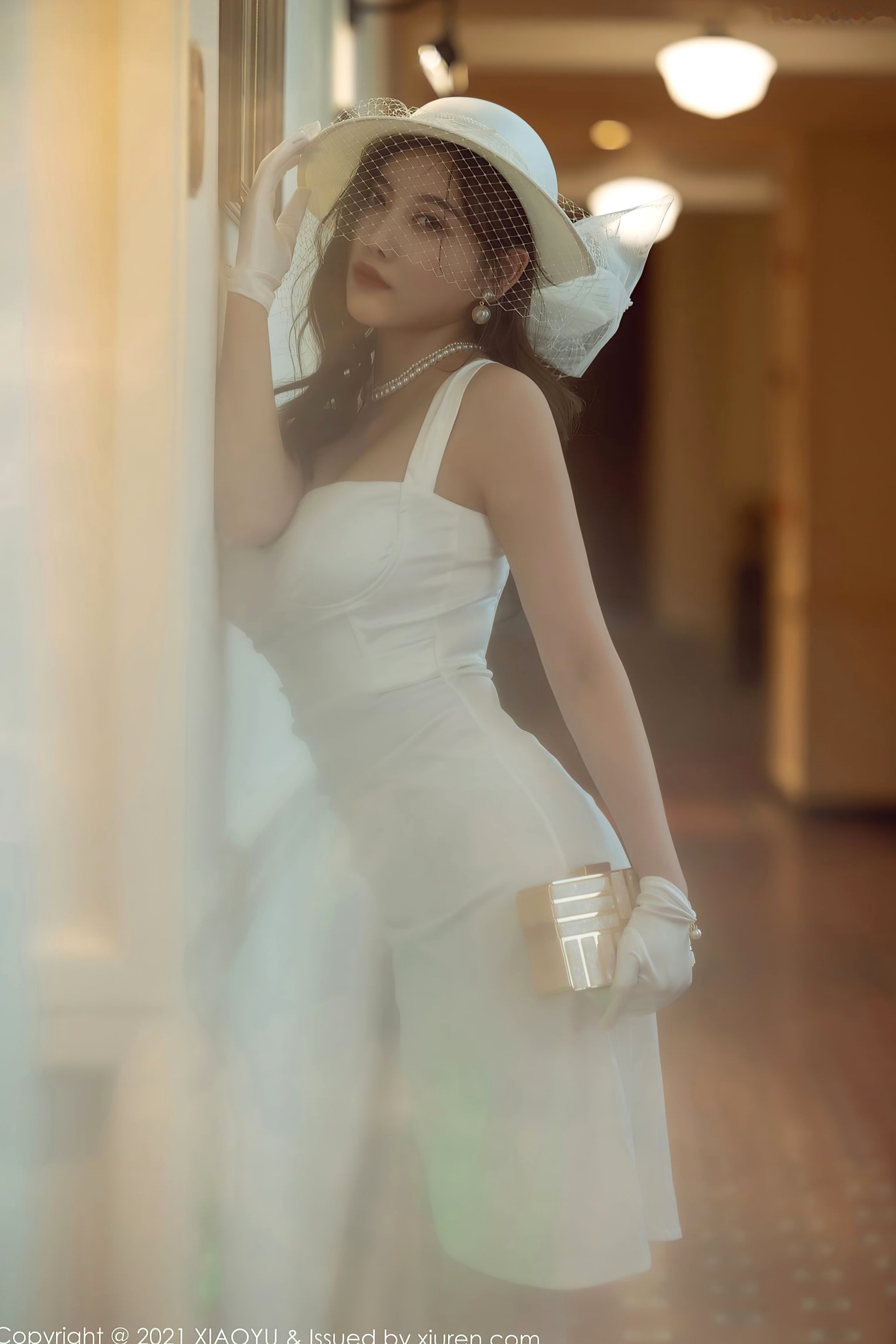 Gallery - XiaoYu语画界 - Painting World  杨晨晨：纯白礼服蕾丝吊带袜写真，优雅纯欲白月光女神，惊艳私房大尺度呈现语画界 - Painting World 性感诱惑私房照大尺度 杨晨晨Yome女神私房照_秀色女神 - image 6