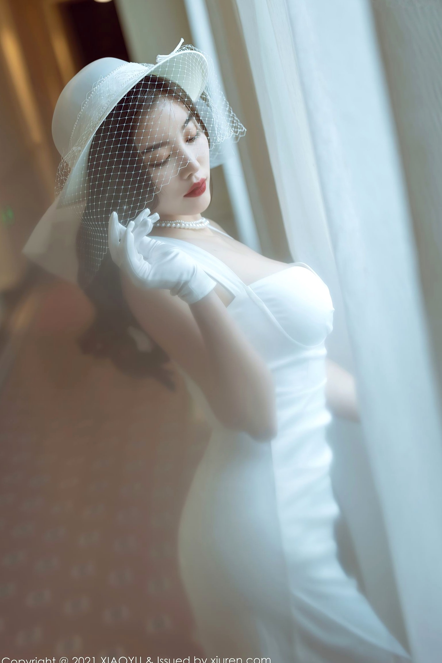 Gallery - XiaoYu语画界 - Painting World  杨晨晨：纯白礼服蕾丝吊带袜写真，优雅纯欲白月光女神，惊艳私房大尺度呈现语画界 - Painting World 性感诱惑私房照大尺度 杨晨晨Yome女神私房照_秀色女神 - image 10