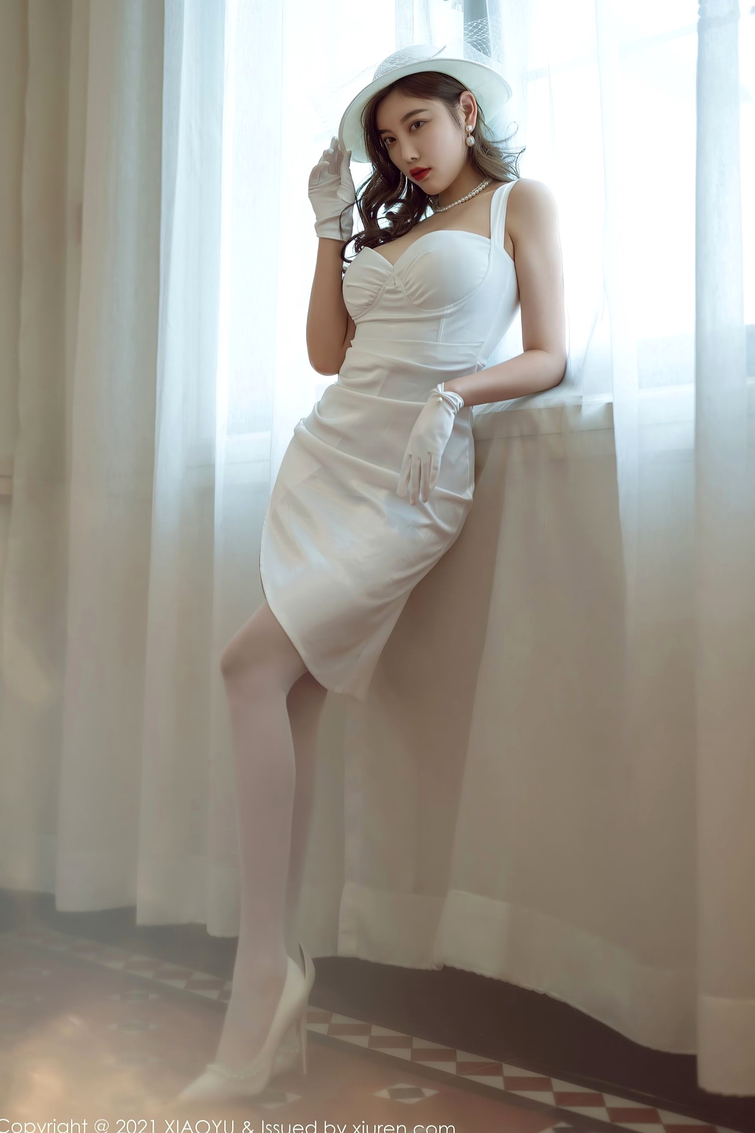 Gallery - XiaoYu语画界 - Painting World  杨晨晨：纯白礼服蕾丝吊带袜写真，优雅纯欲白月光女神，惊艳私房大尺度呈现语画界 - Painting World 性感诱惑私房照大尺度 杨晨晨Yome女神私房照_秀色女神 - image 16