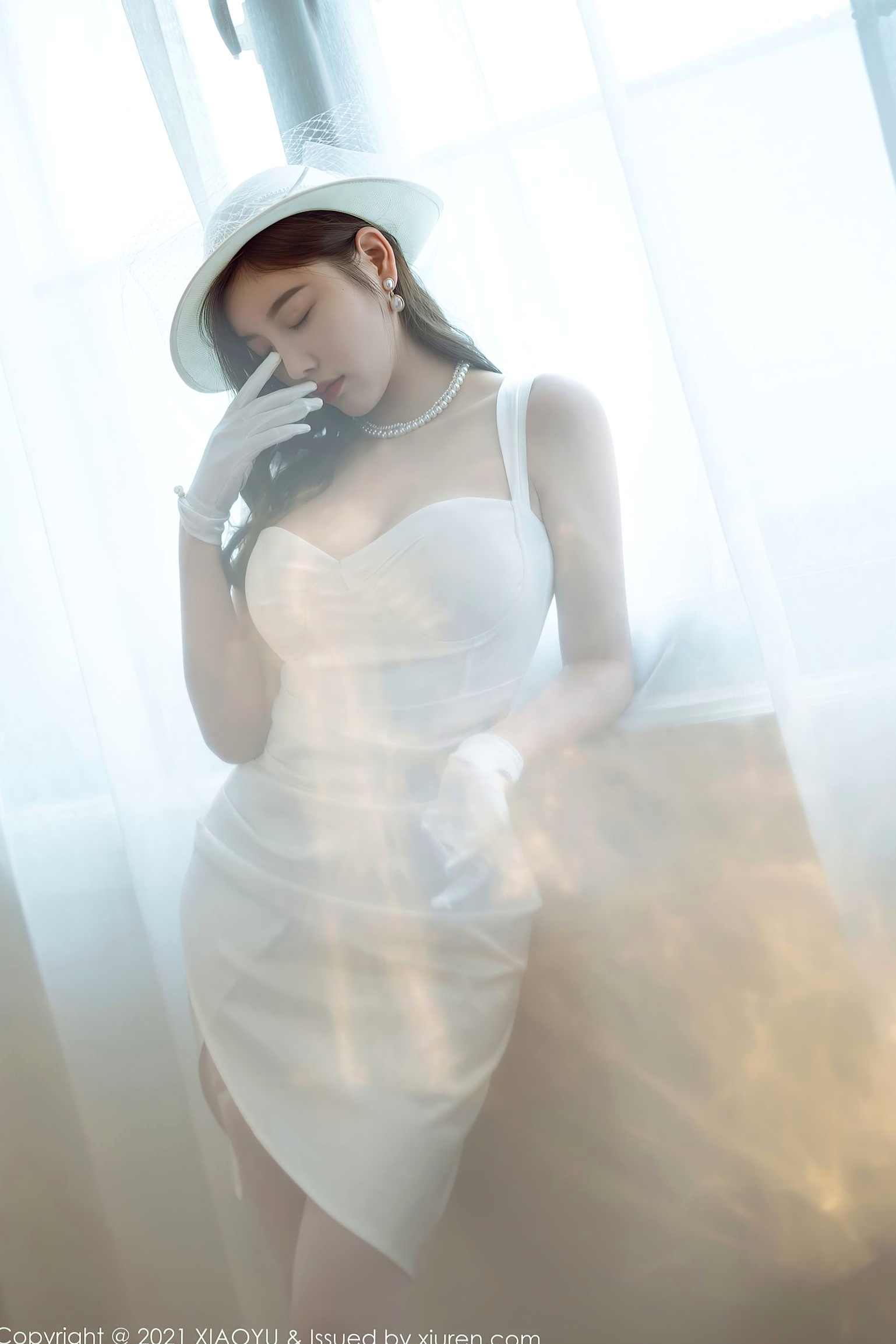 Gallery - XiaoYu语画界 - Painting World  杨晨晨：纯白礼服蕾丝吊带袜写真，优雅纯欲白月光女神，惊艳私房大尺度呈现语画界 - Painting World 性感诱惑私房照大尺度 杨晨晨Yome女神私房照_秀色女神 - image 18