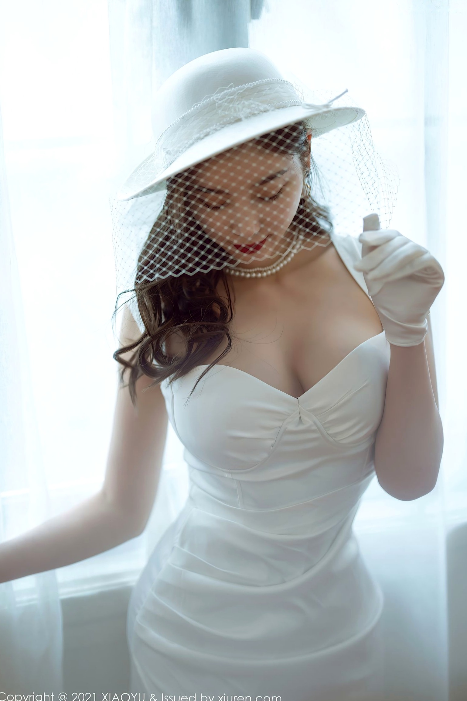 Gallery - XiaoYu语画界 - Painting World  杨晨晨：纯白礼服蕾丝吊带袜写真，优雅纯欲白月光女神，惊艳私房大尺度呈现语画界 - Painting World 性感诱惑私房照大尺度 杨晨晨Yome女神私房照_秀色女神 - image 21