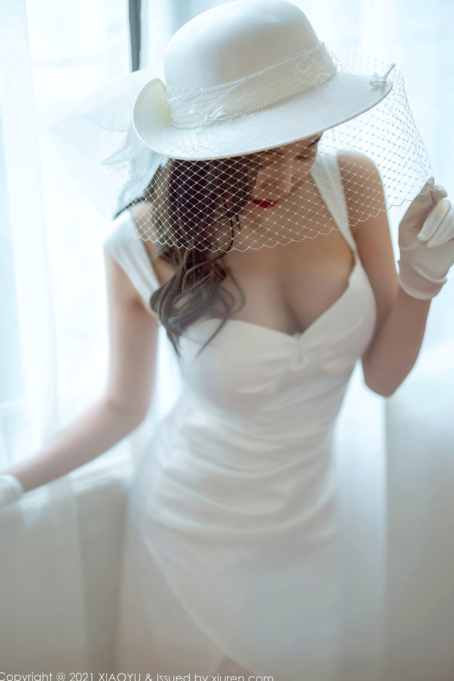 Gallery - XiaoYu语画界 - Painting World  杨晨晨：纯白礼服蕾丝吊带袜写真，优雅纯欲白月光女神，惊艳私房大尺度呈现语画界 - Painting World 性感诱惑私房照大尺度 杨晨晨Yome女神私房照_秀色女神 - image 22