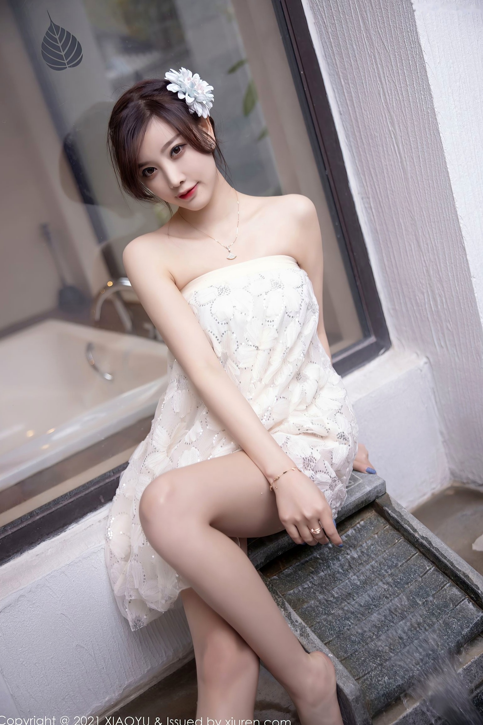 Gallery - XiaoYu语画界 - Painting World -528-杨晨晨：花瓣池畔写真、曼妙曲线、性感内衣诱惑，尽显极品女神风采（2021.05.14）语画界 - Painting World 性感诱惑比基尼私房照大尺度 杨晨晨Yome女神私房照_秀色女神 - image 1
