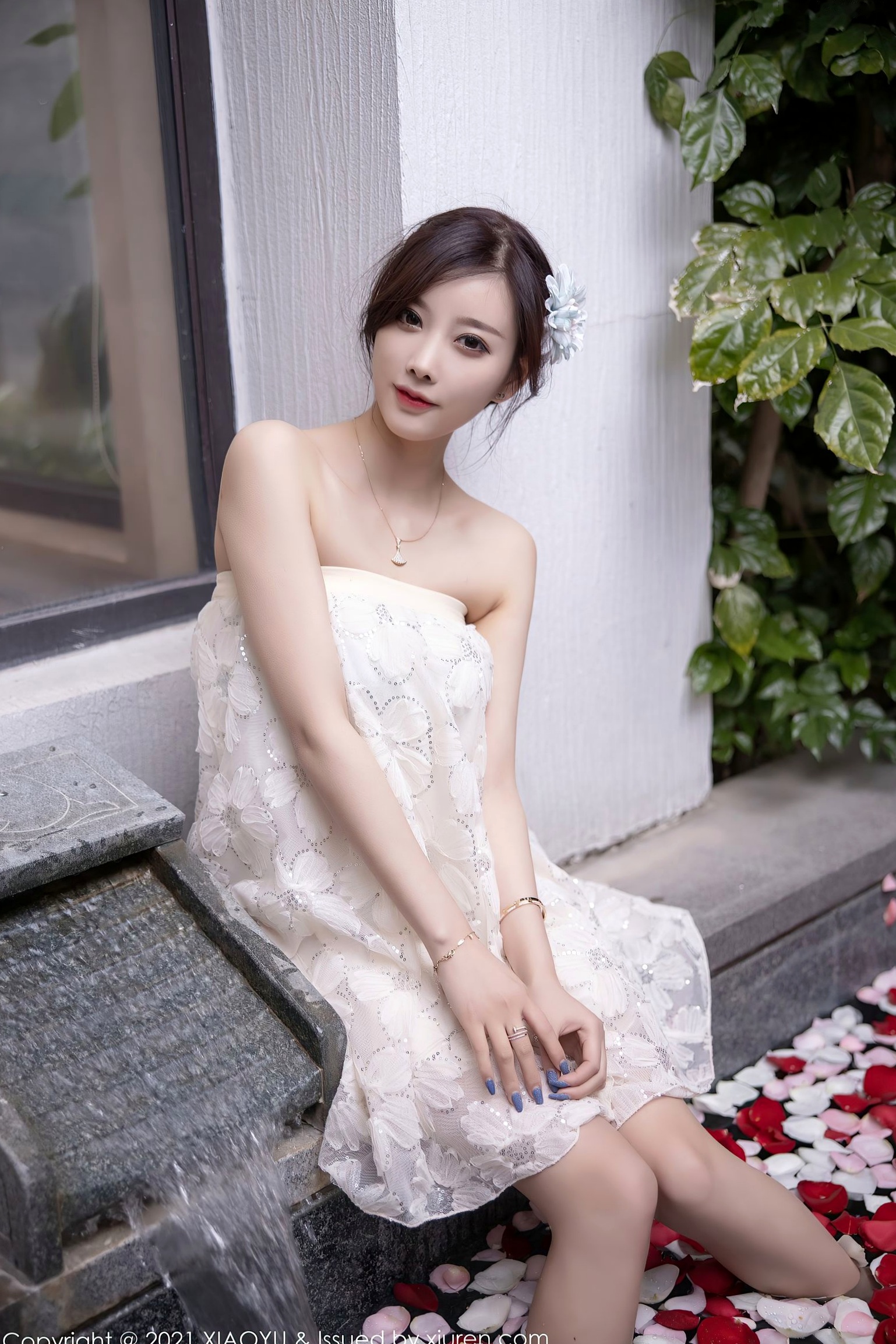 Gallery - XiaoYu语画界 - Painting World -528-杨晨晨：花瓣池畔写真、曼妙曲线、性感内衣诱惑，尽显极品女神风采（2021.05.14）语画界 - Painting World 性感诱惑比基尼私房照大尺度 杨晨晨Yome女神私房照_秀色女神 - image 5