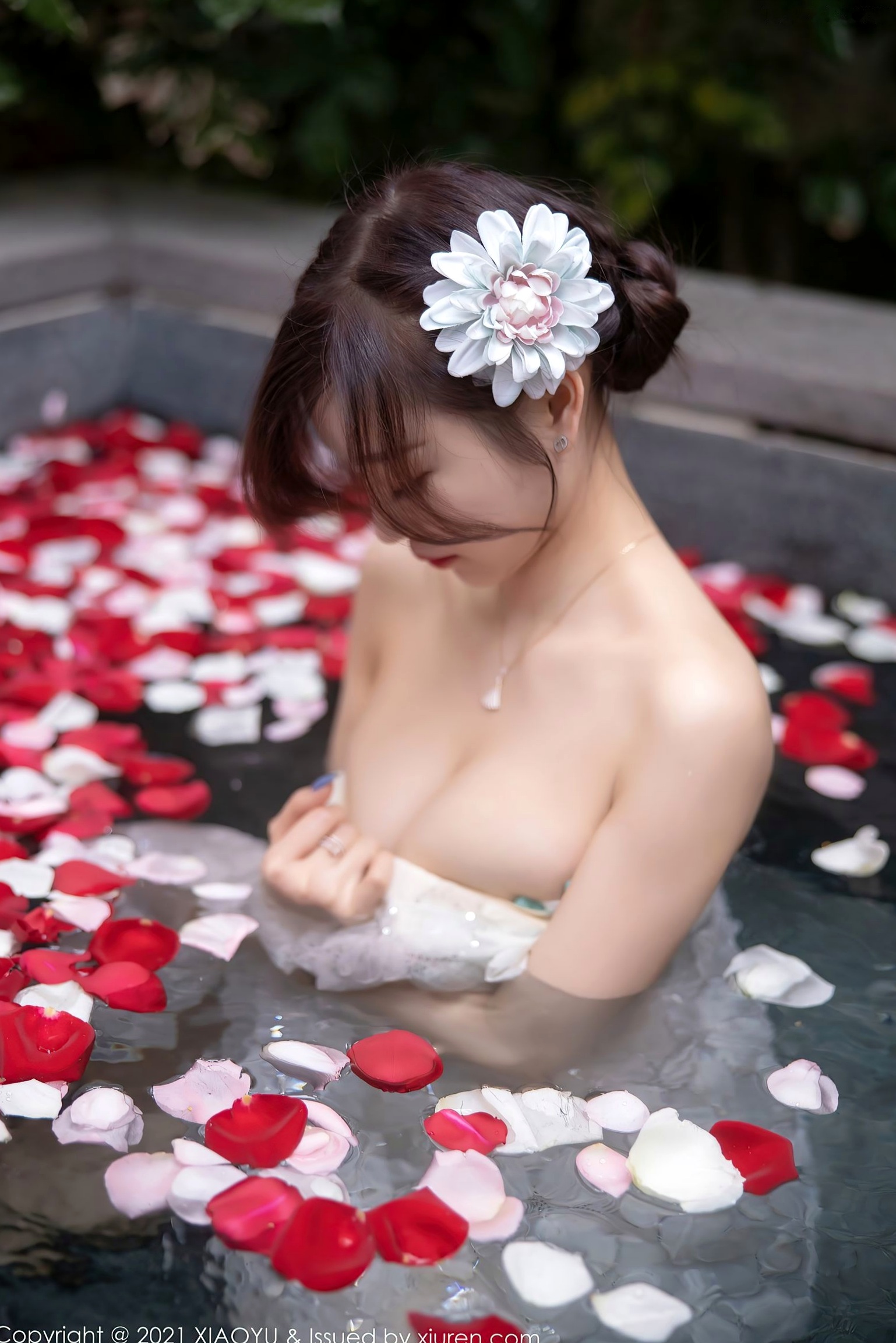 Gallery - XiaoYu语画界 - Painting World -528-杨晨晨：花瓣池畔写真、曼妙曲线、性感内衣诱惑，尽显极品女神风采（2021.05.14）语画界 - Painting World 性感诱惑比基尼私房照大尺度 杨晨晨Yome女神私房照_秀色女神 - image 16