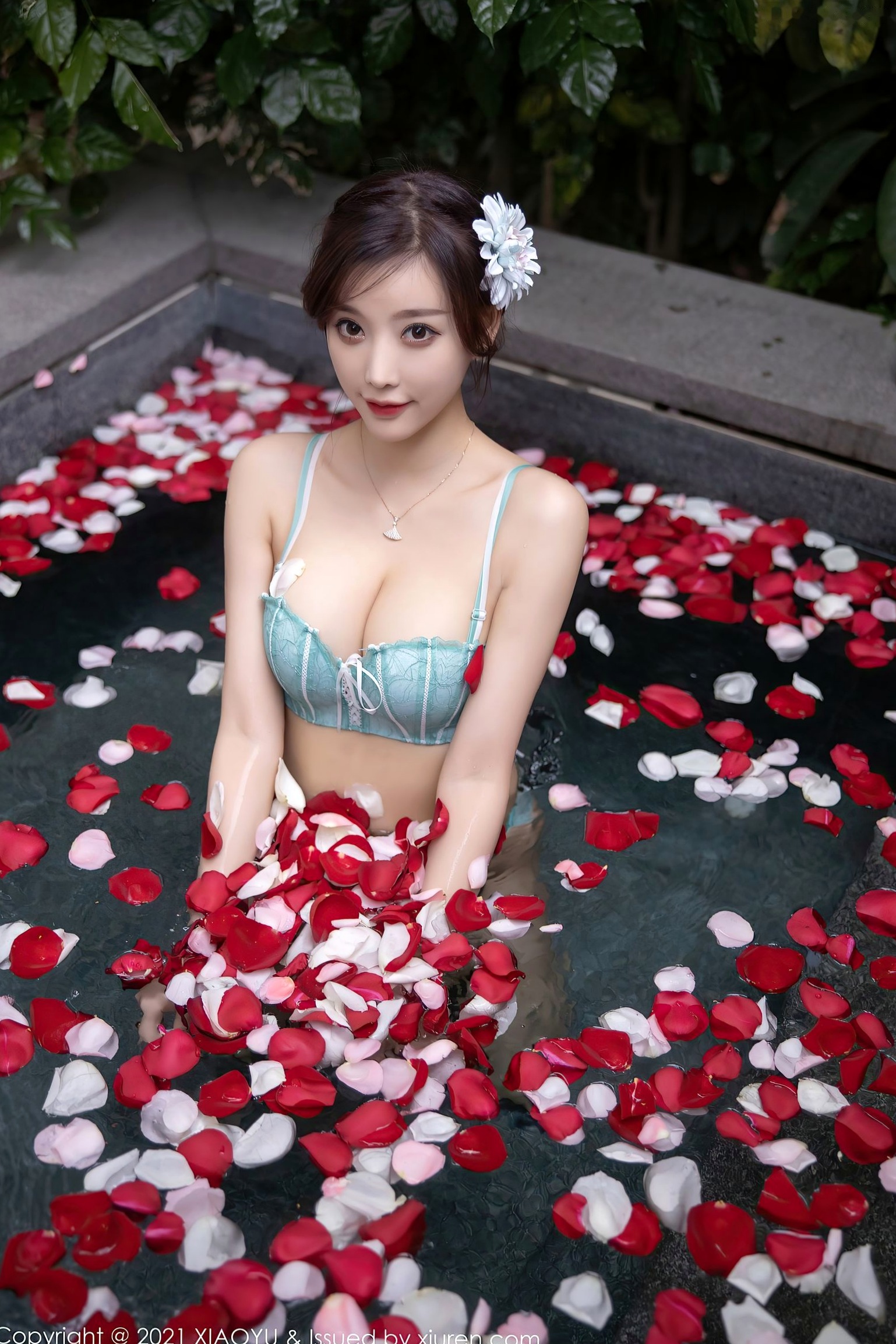Gallery - XiaoYu语画界 - Painting World -528-杨晨晨：花瓣池畔写真、曼妙曲线、性感内衣诱惑，尽显极品女神风采（2021.05.14）语画界 - Painting World 性感诱惑比基尼私房照大尺度 杨晨晨Yome女神私房照_秀色女神 - image 23
