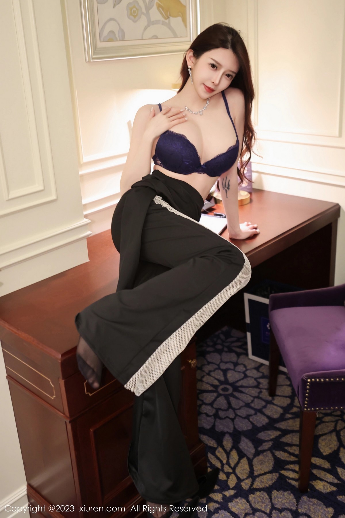 [XiuRen]高清写真图 2023.03.15 No.6417 玉兔miki 休闲美腿