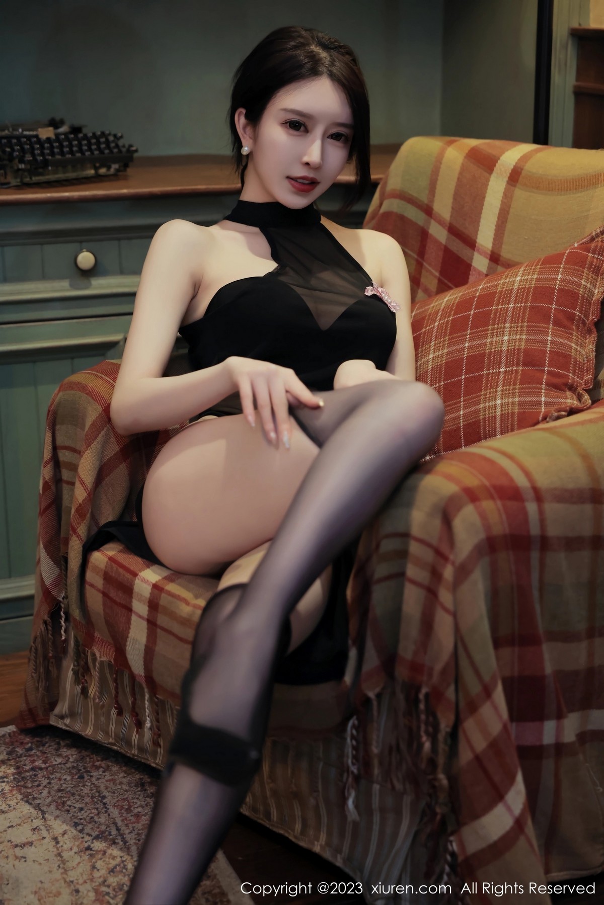 [XiuRen]高清写真图 2023.03.30 No.6498 玉兔miki 黑丝美腿