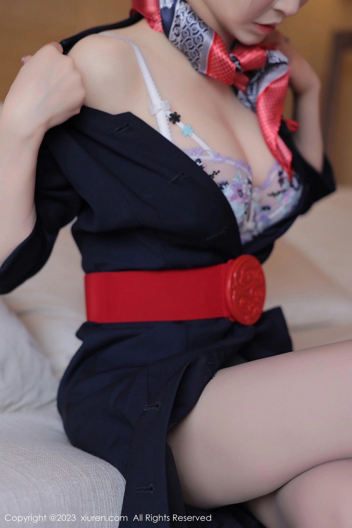 [XiuRen]高清写真图 2023.06.25 No.6966 玉兔miki 黑丝美腿