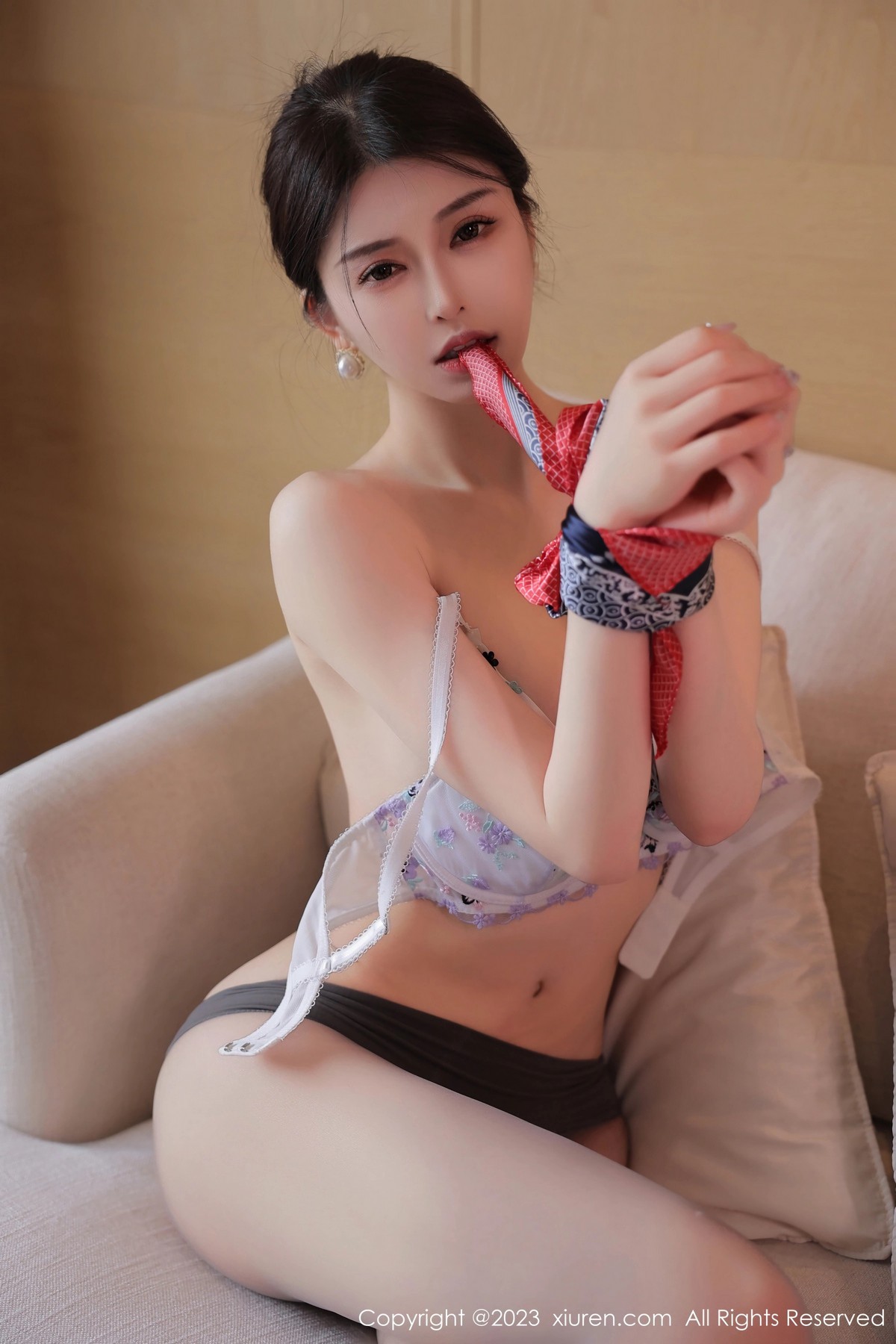 [XiuRen]高清写真图 2023.06.25 No.6966 玉兔miki 黑丝美腿