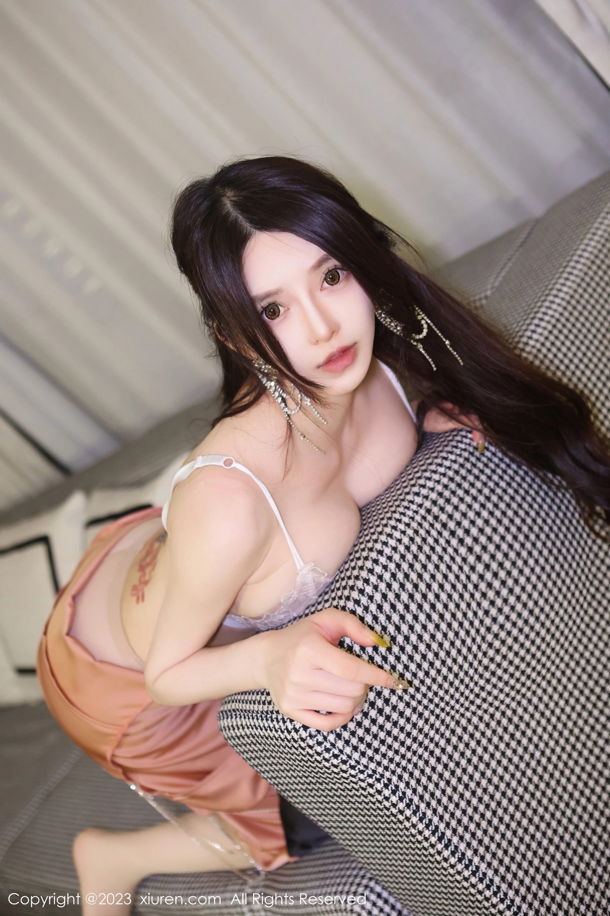 [XiuRen]高清写真图 2023.06.30 No.7000 玉兔miki 丝袜美腿