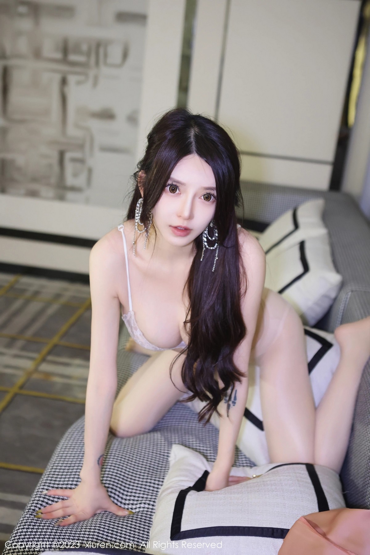 [XiuRen]高清写真图 2023.06.30 No.7000 玉兔miki 丝袜美腿