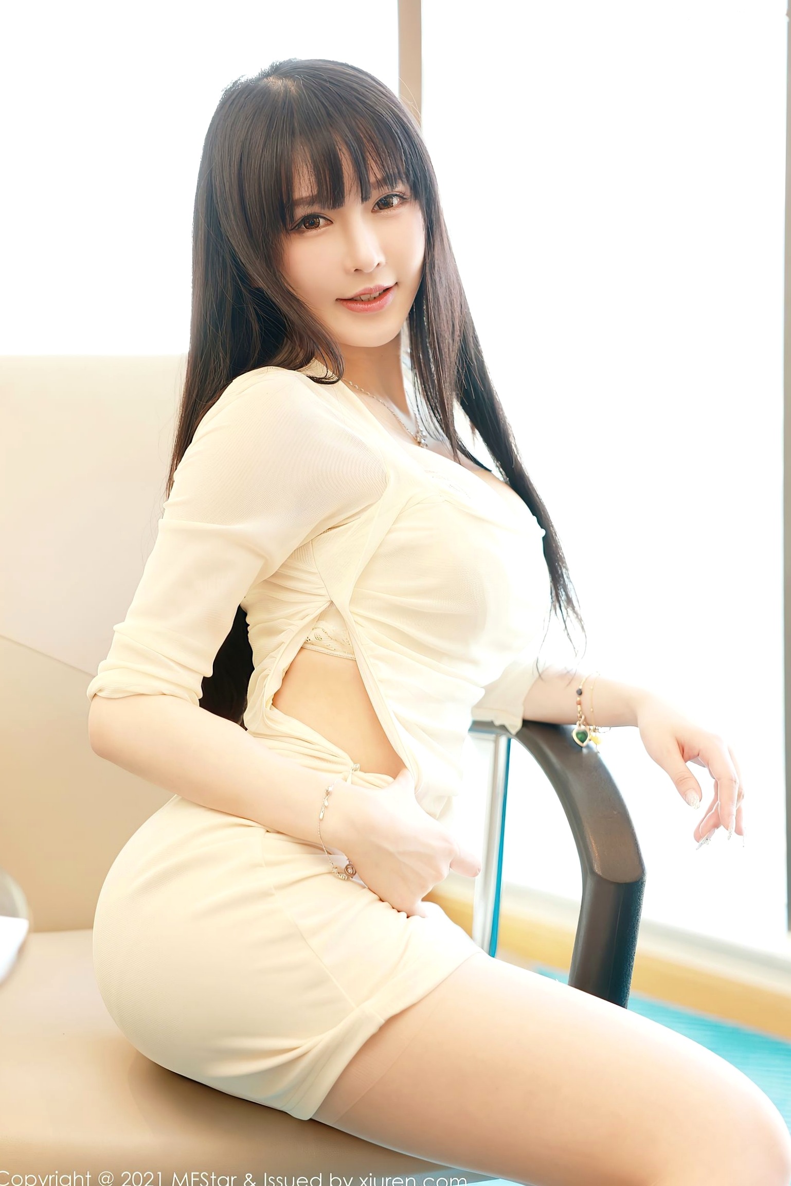 Gallery - MFStar模范学院-472-玉兔miki，职场办公室风情，清纯童颜展现傲人曲线，极品白嫩尤物写真模范学院童颜巨乳诱惑性感私房照极品 玉兔miki女神私房照_秀色女神 - image 10