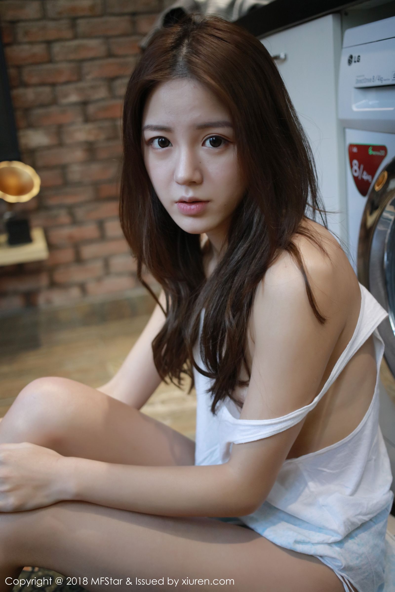 甜心小美模卤蛋luna 肌肤如玉楚楚可怜