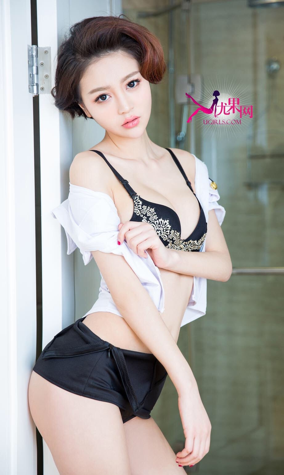 文静 [爱尤物]高清写真图VOL.327 爱上女警花