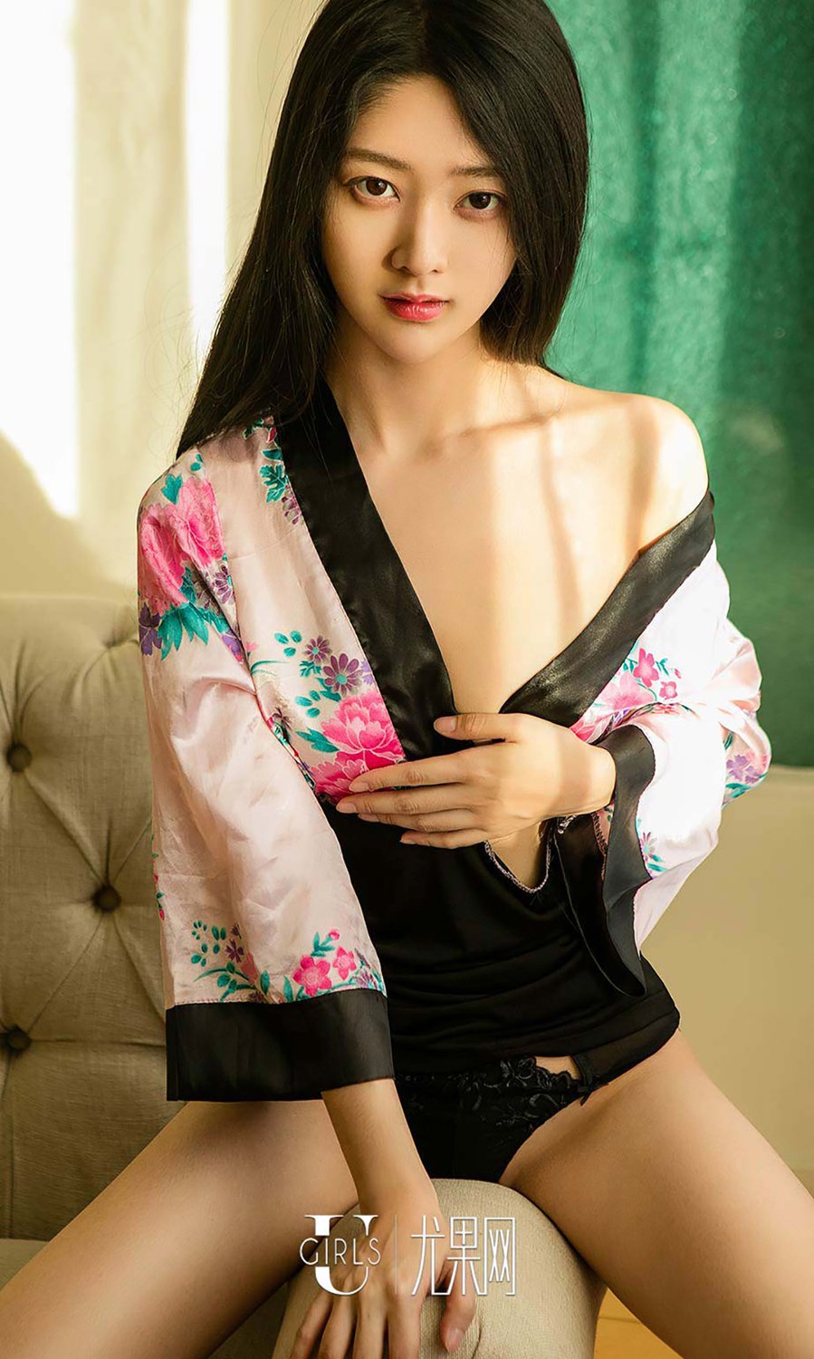 小琪 [尤果圈爱尤物]高清写真图VOL.576 明朗少女