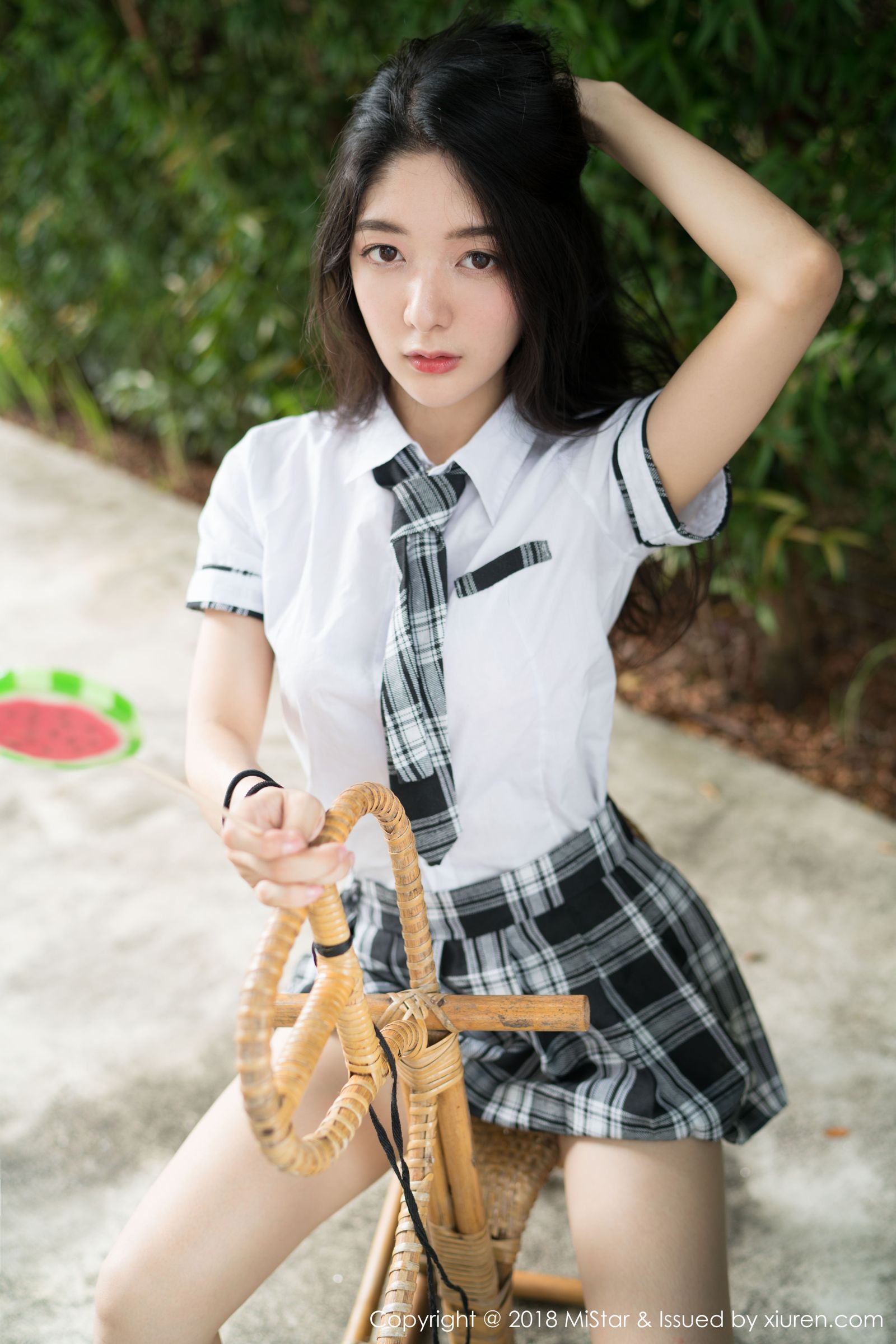 新晋女神小热巴 清新的学生服饰