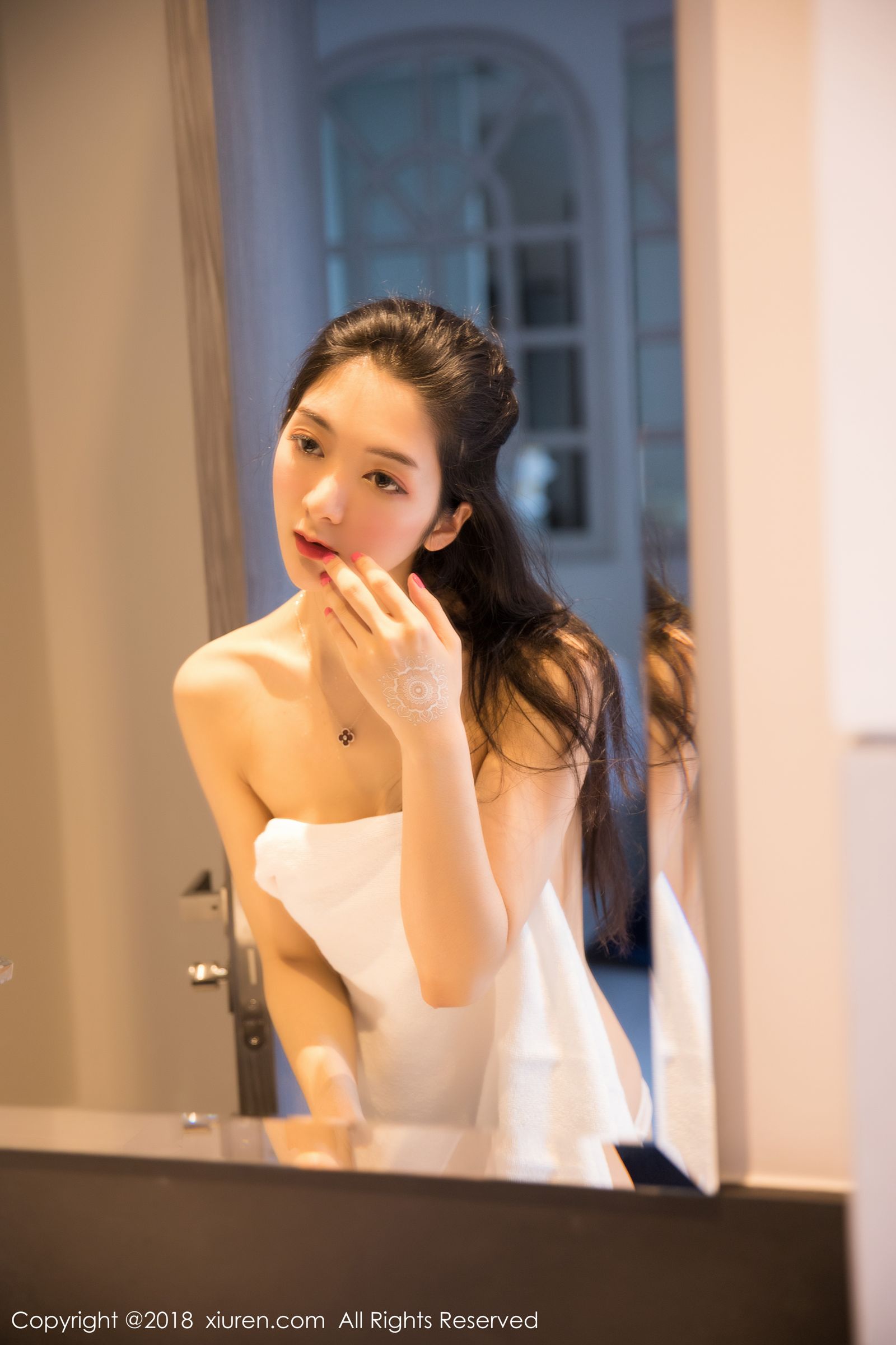 玉背女神小热巴 白衬衫浴室湿身