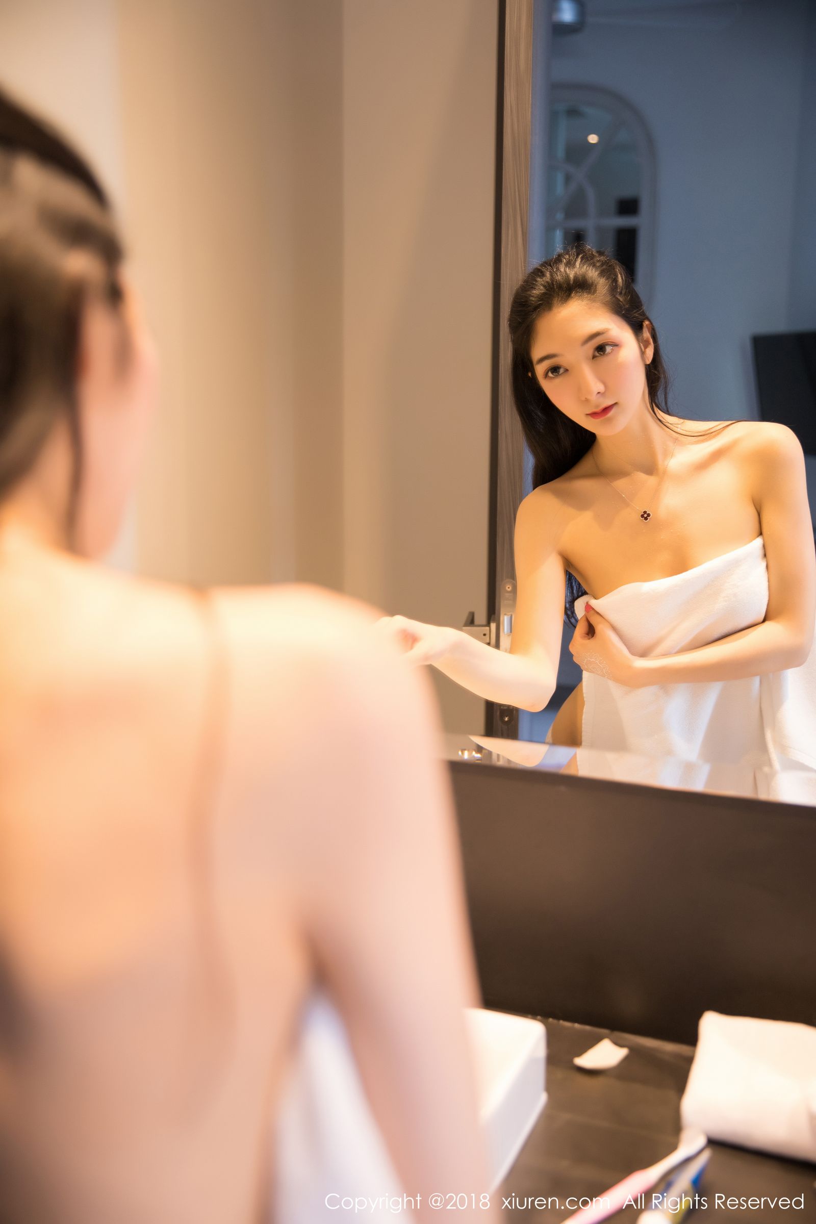 玉背女神小热巴 白衬衫浴室湿身