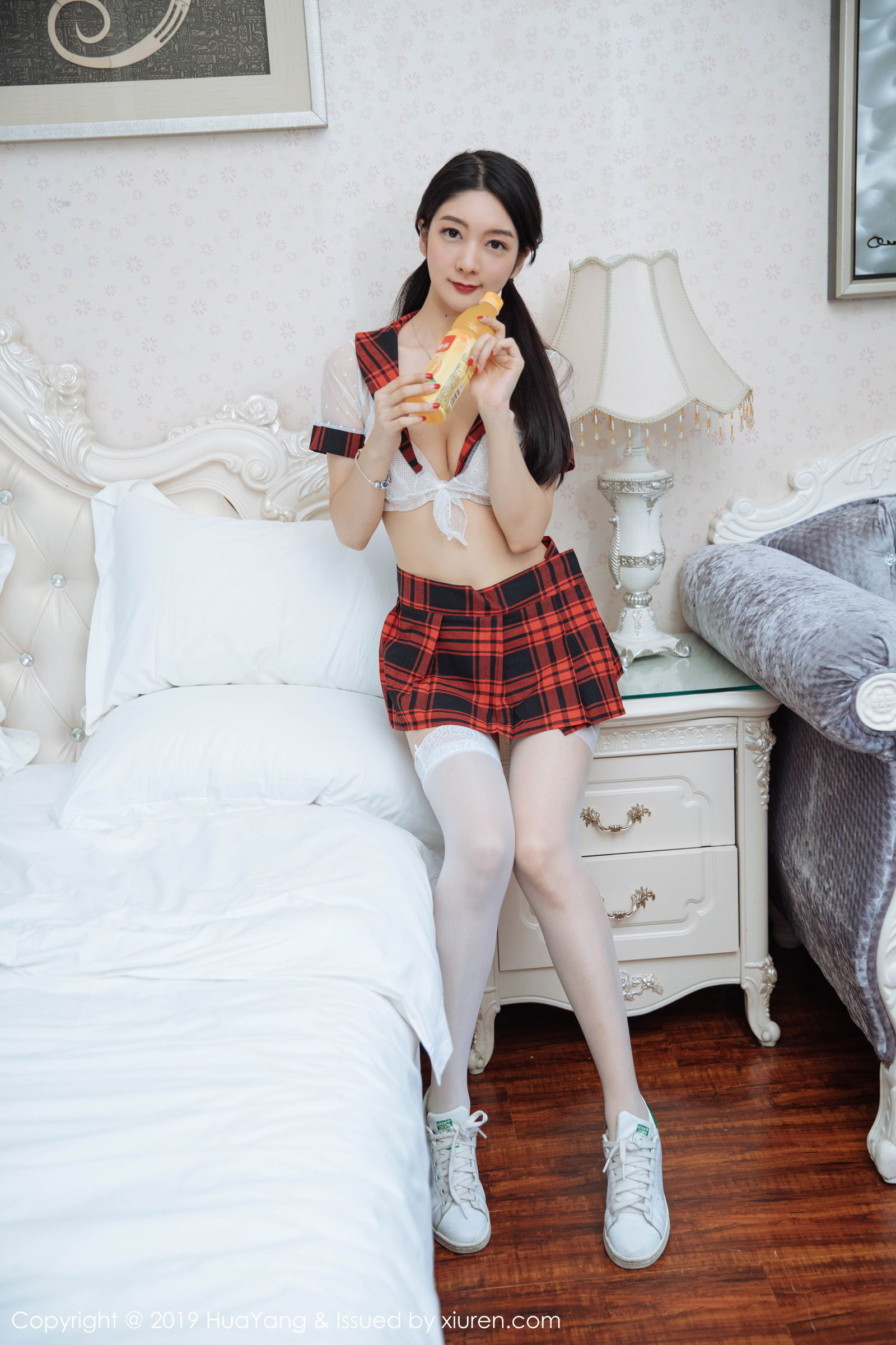 [HuaYang]高清写真图 2019.05.06 VOL.137 Angela喜欢猫