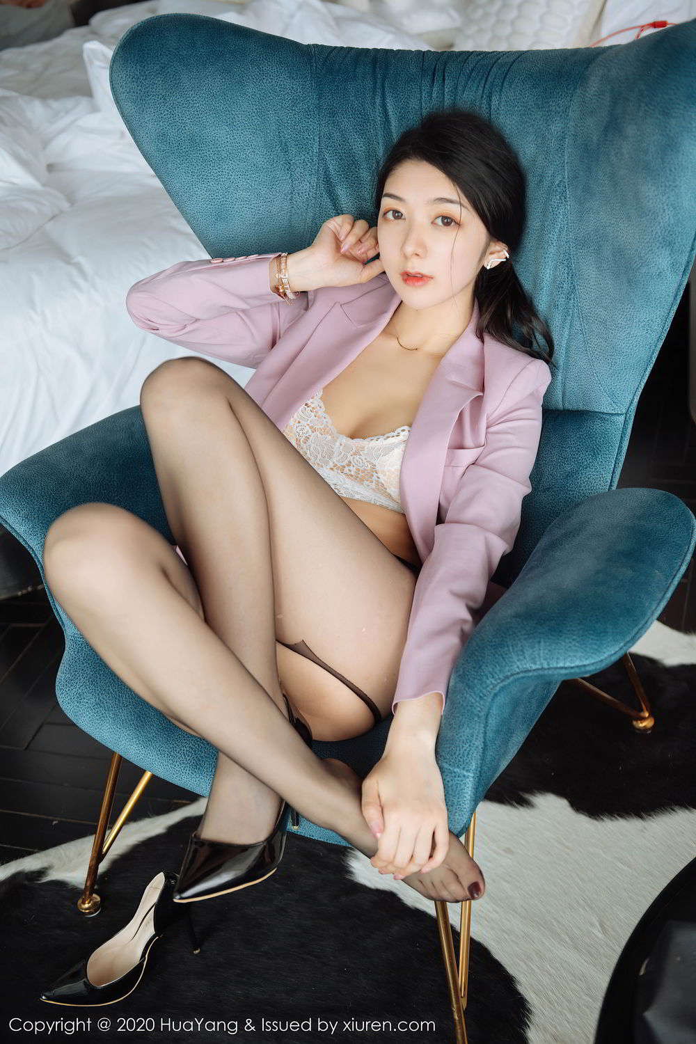 [HuaYang]高清写真图 2020.07.15 VOL.255 Angela小热巴