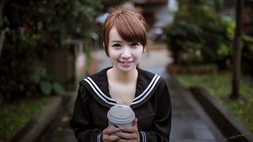 张雅涵Kimi 东吴高职正妹兼职外拍麻豆～